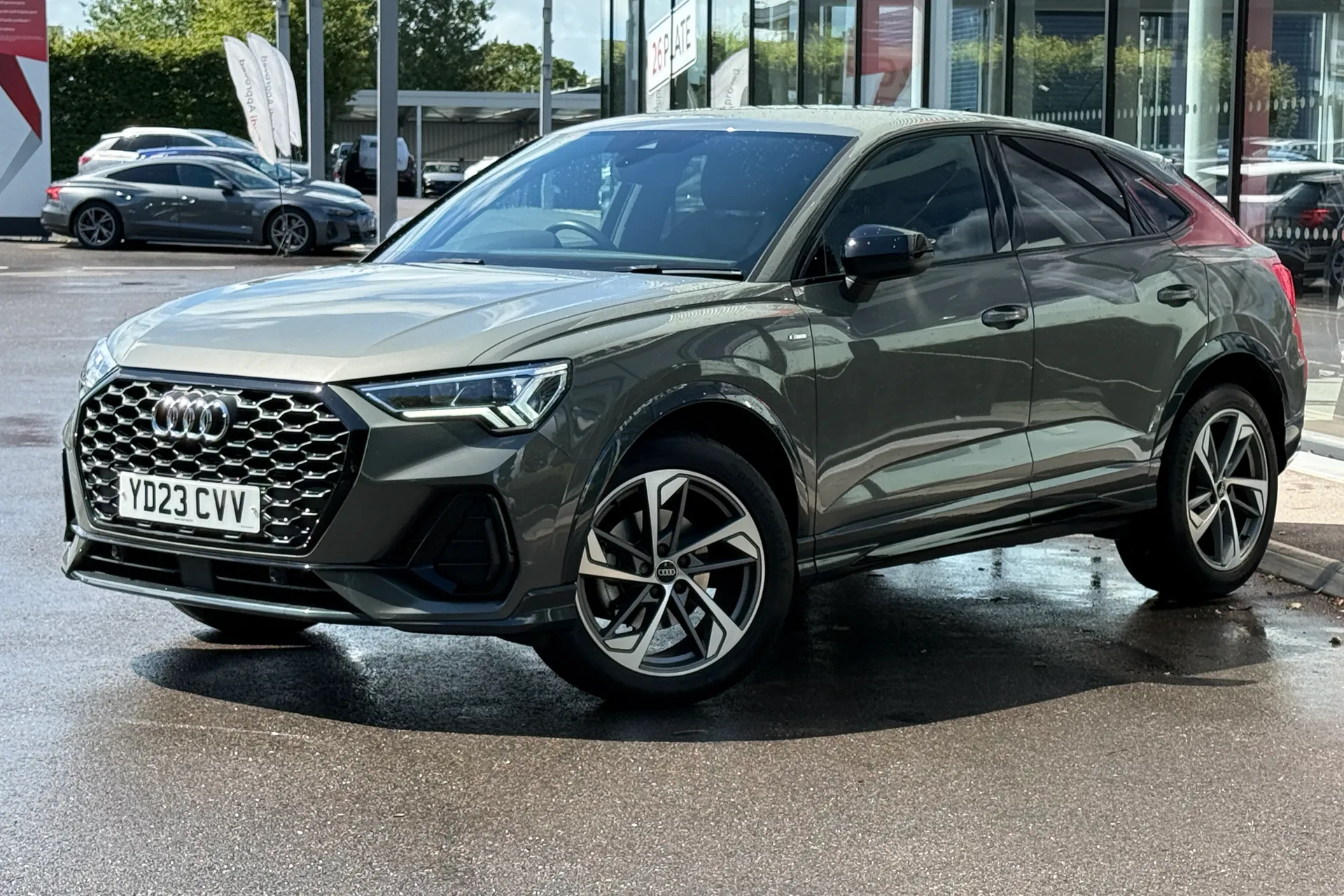Audi Q3 thumbnail image number 9