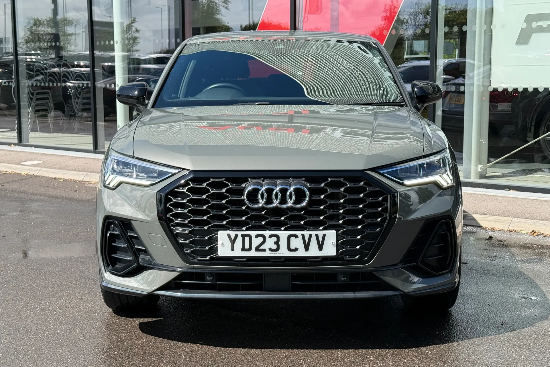Audi Q3 thumbnail image number 19