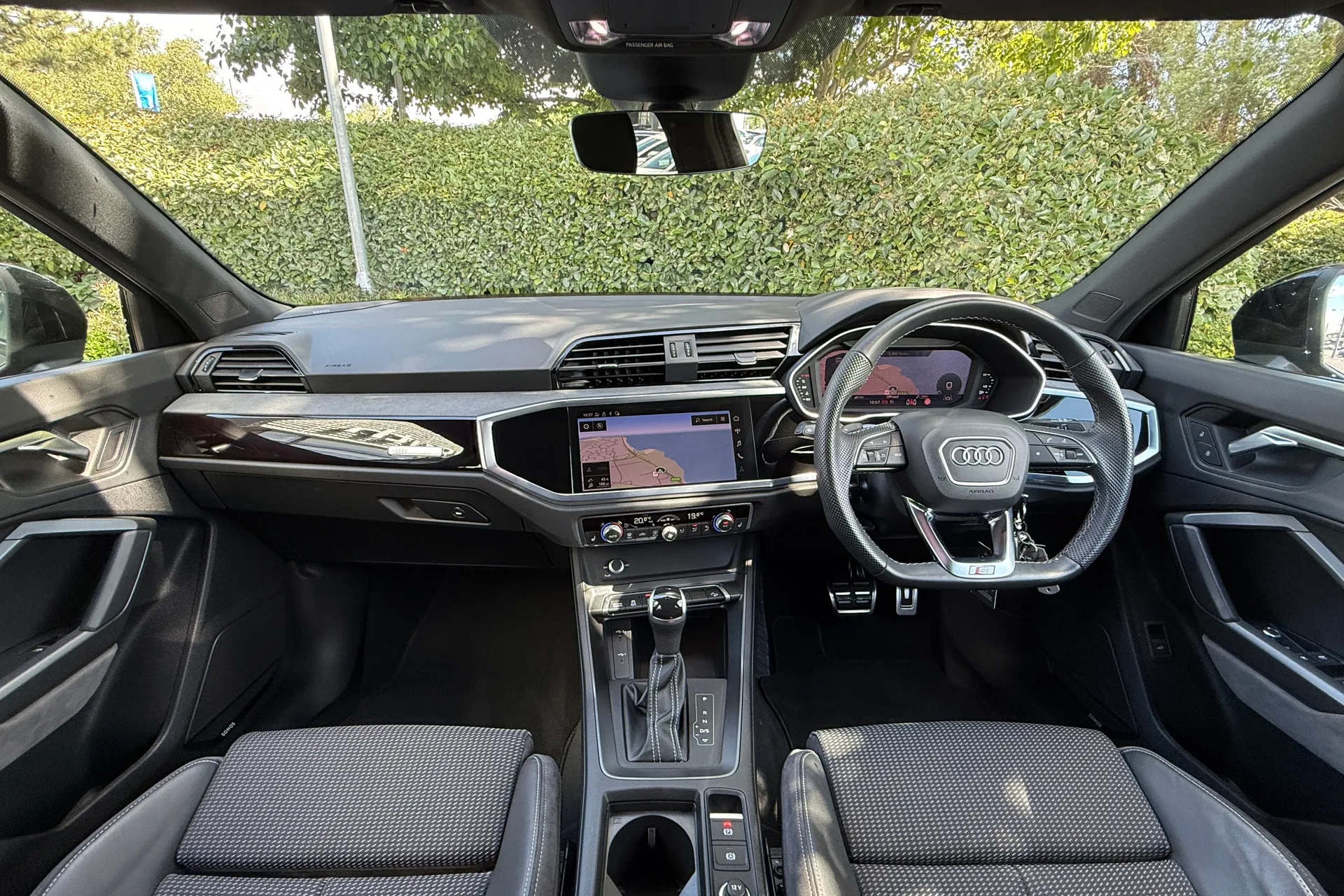 Audi Q3 thumbnail image number 5
