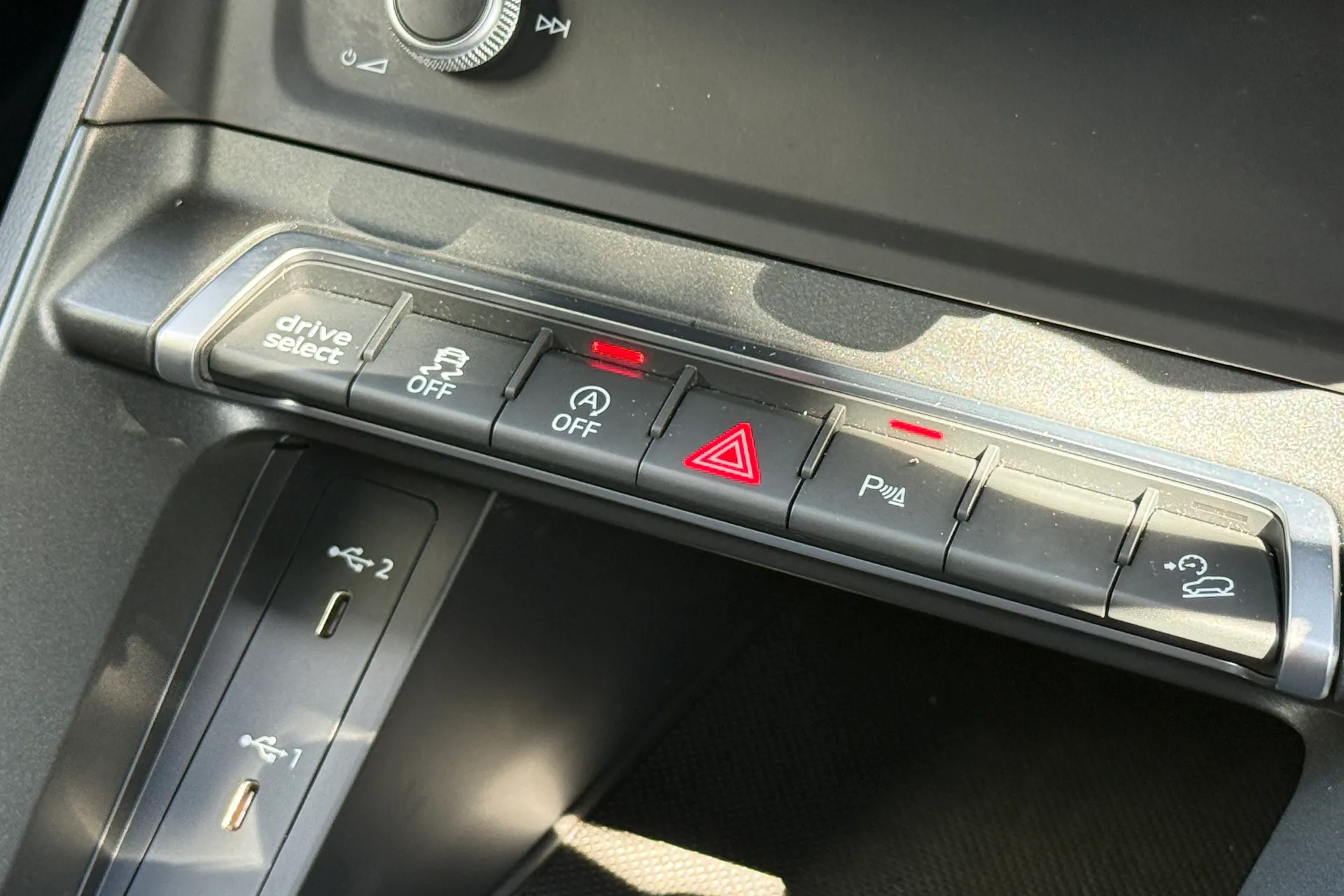 Audi Q3 thumbnail image number 53