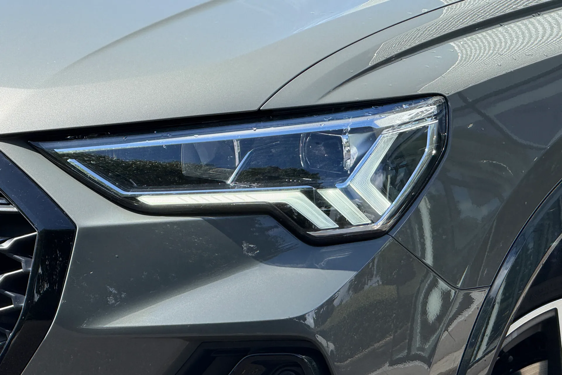 Audi Q3 thumbnail image number 23