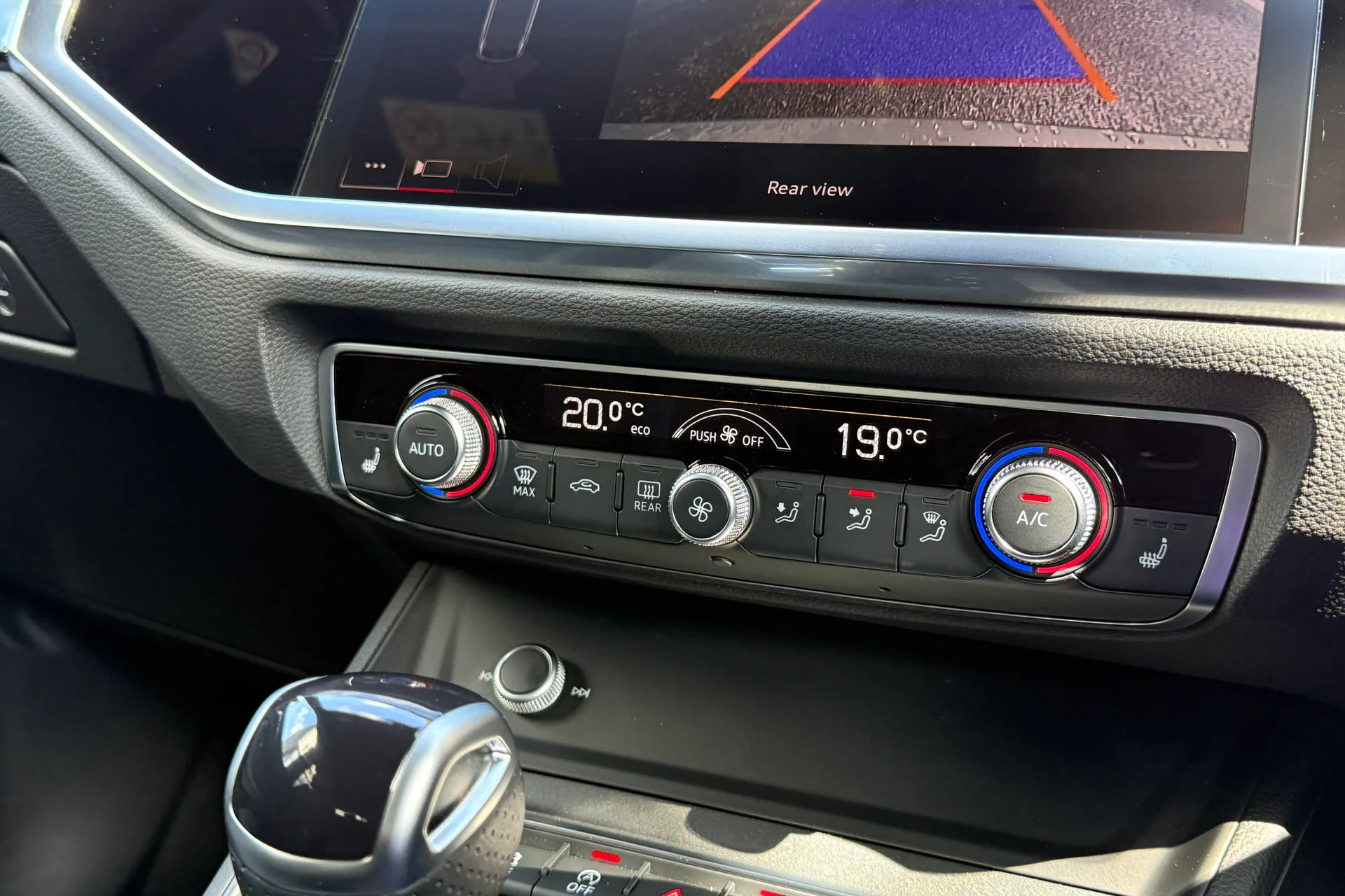 Audi Q3 thumbnail image number 42