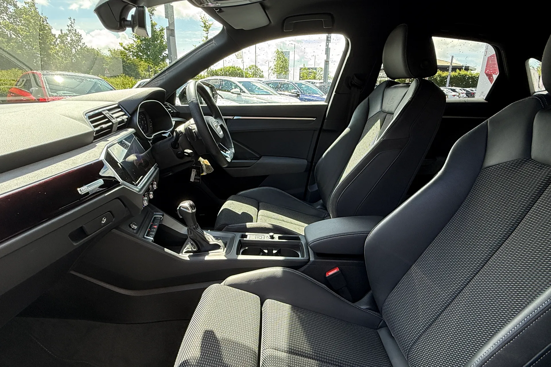 Audi Q3 thumbnail image number 47