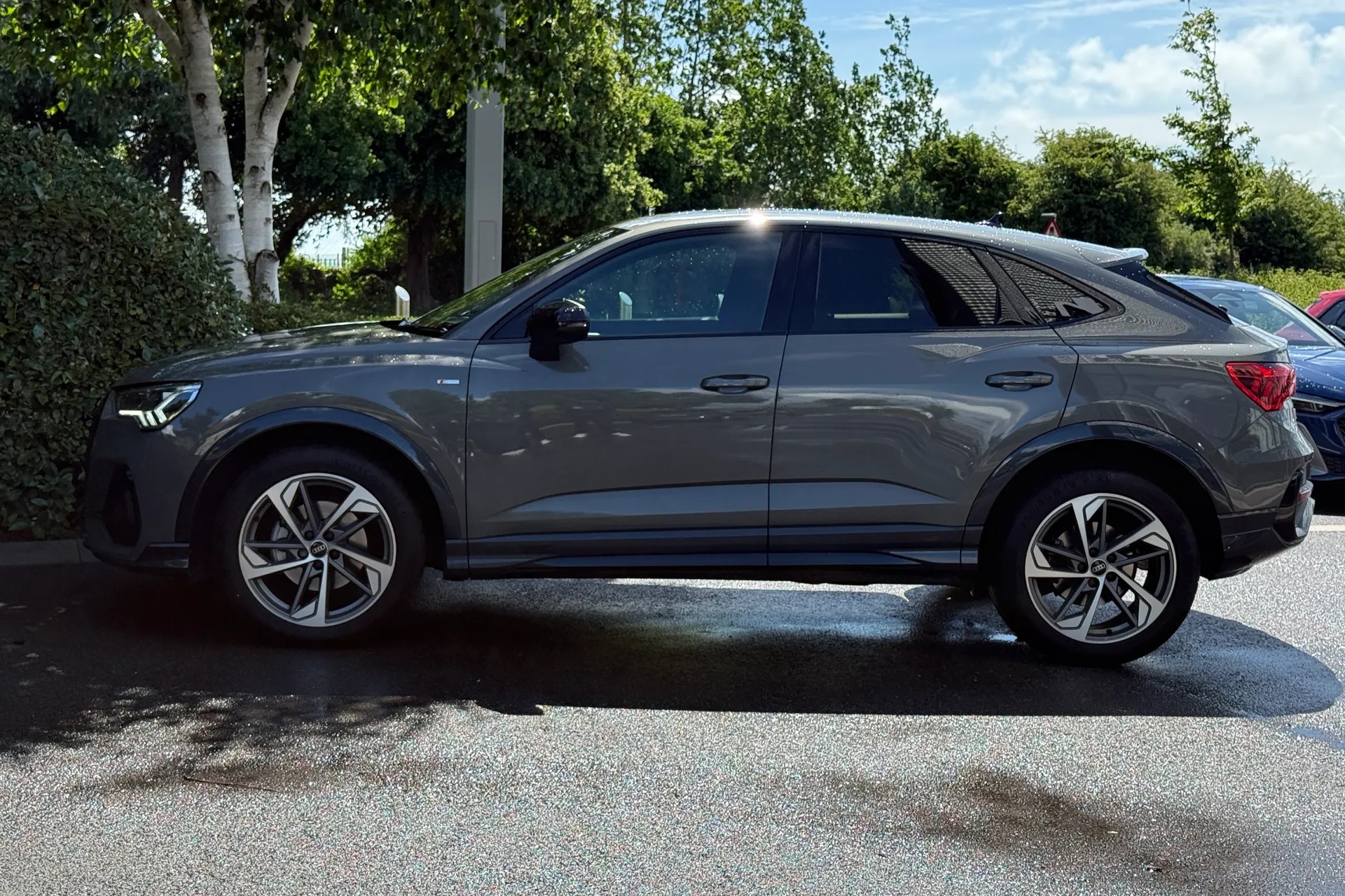 Audi Q3 thumbnail image number 43