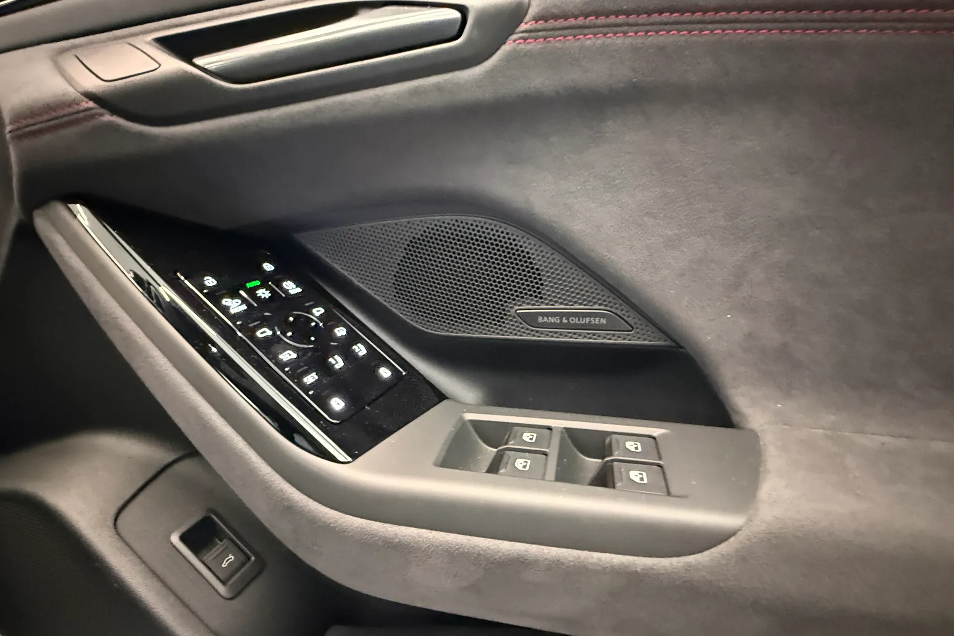 Audi A6 thumbnail image number 24