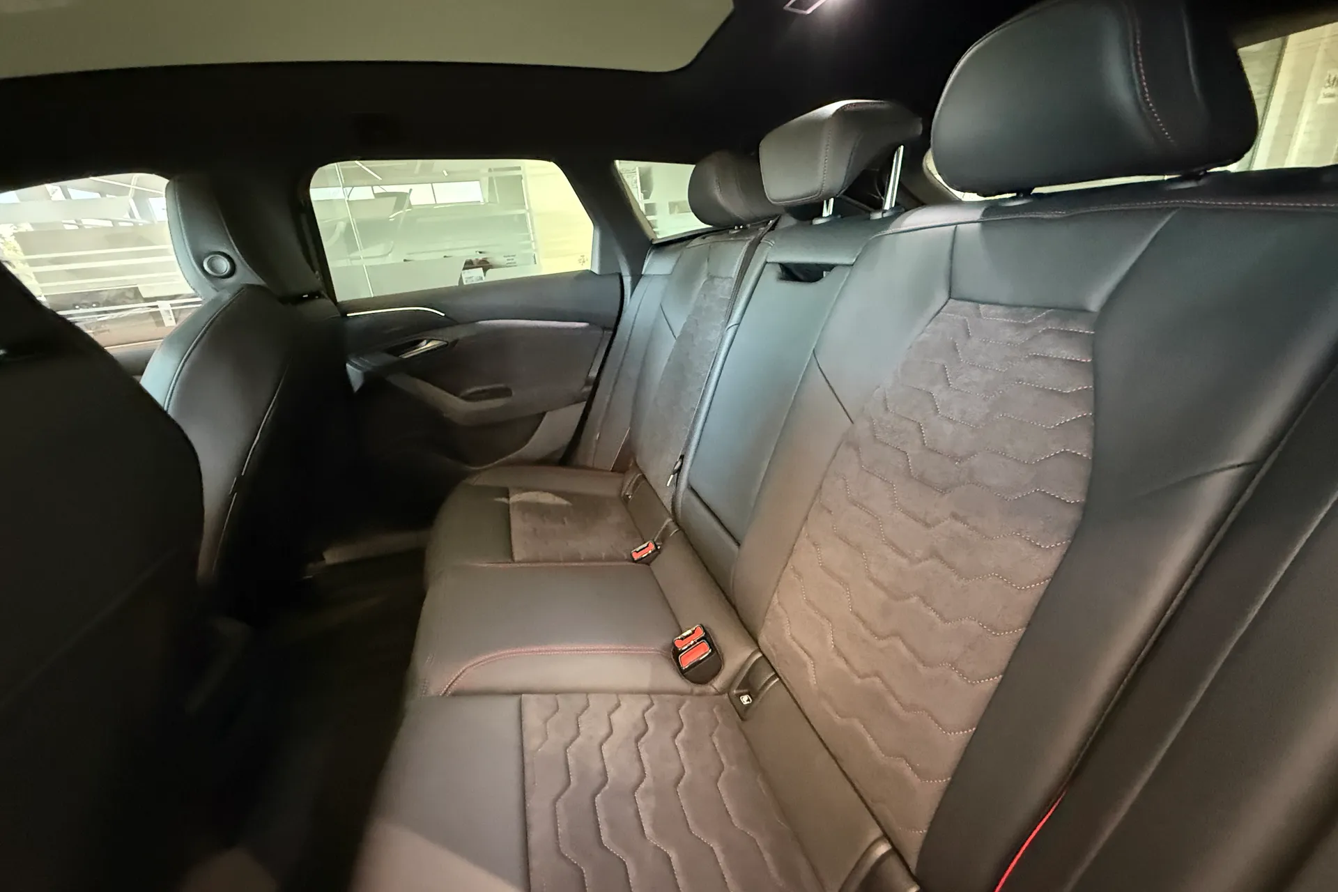 Audi A6 thumbnail image number 17