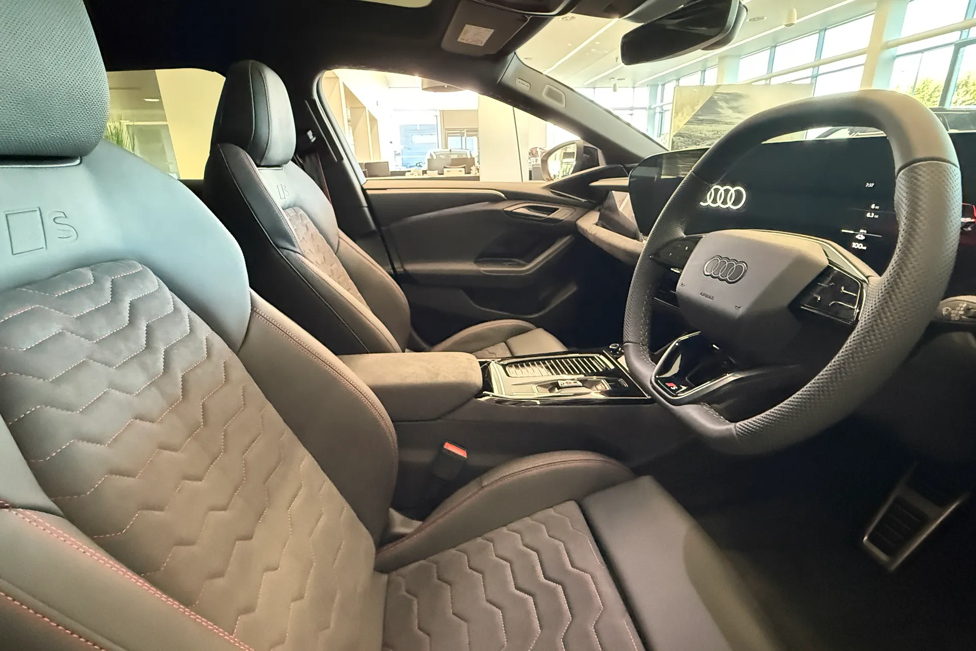 Audi A6 thumbnail image number 32