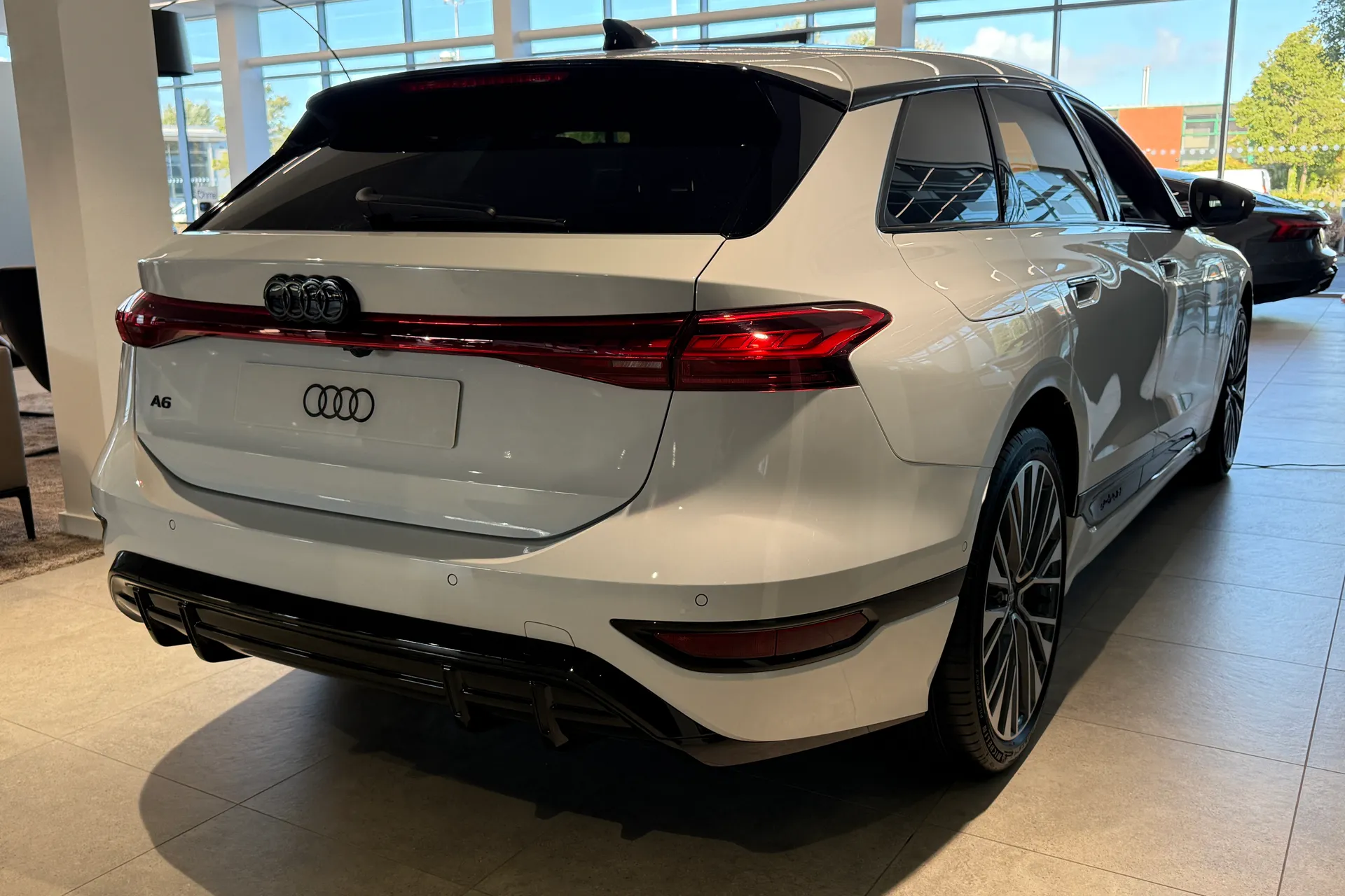 Audi A6 thumbnail image number 30