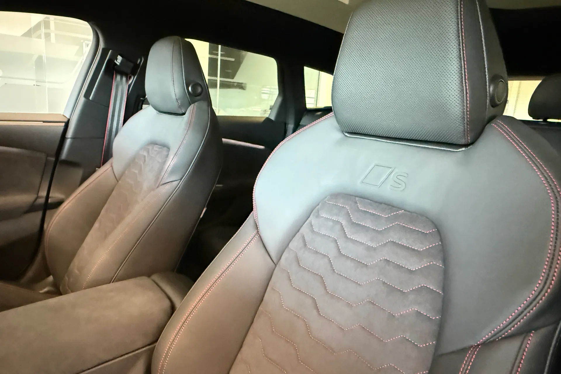Audi A6 thumbnail image number 13