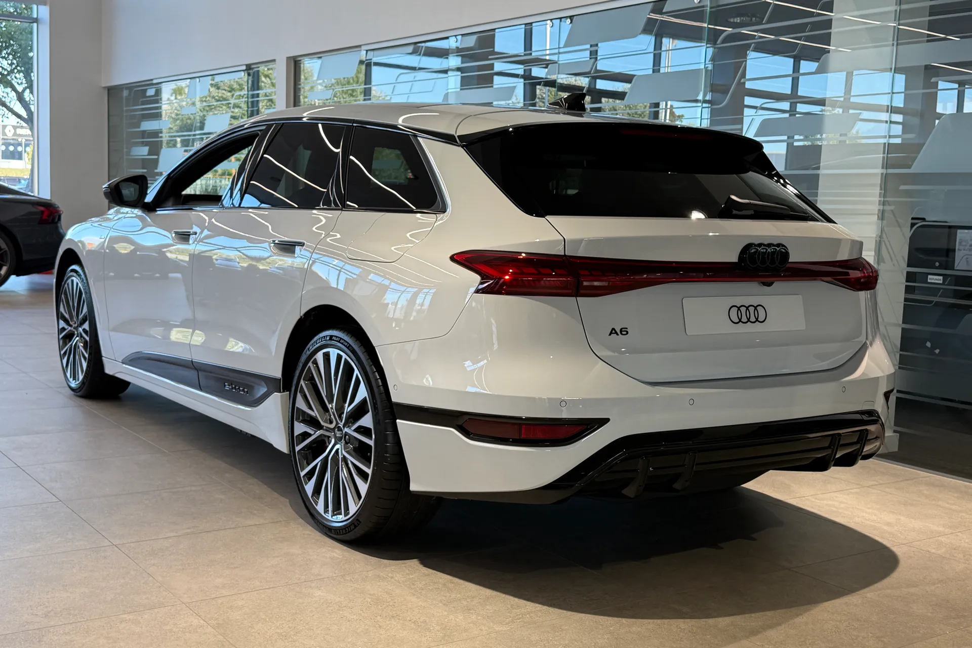 Audi A6 thumbnail image number 4