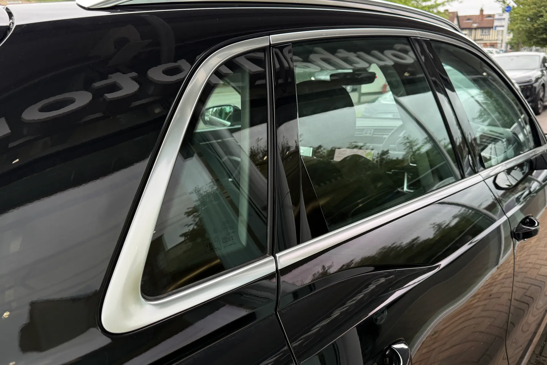 Audi Q3 thumbnail image number 37