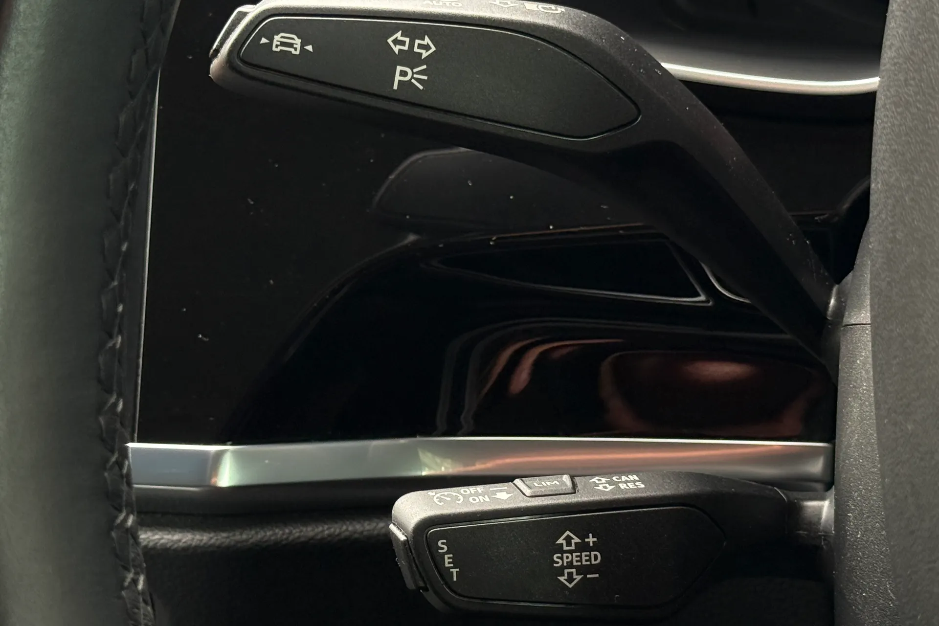 Audi Q3 thumbnail image number 17
