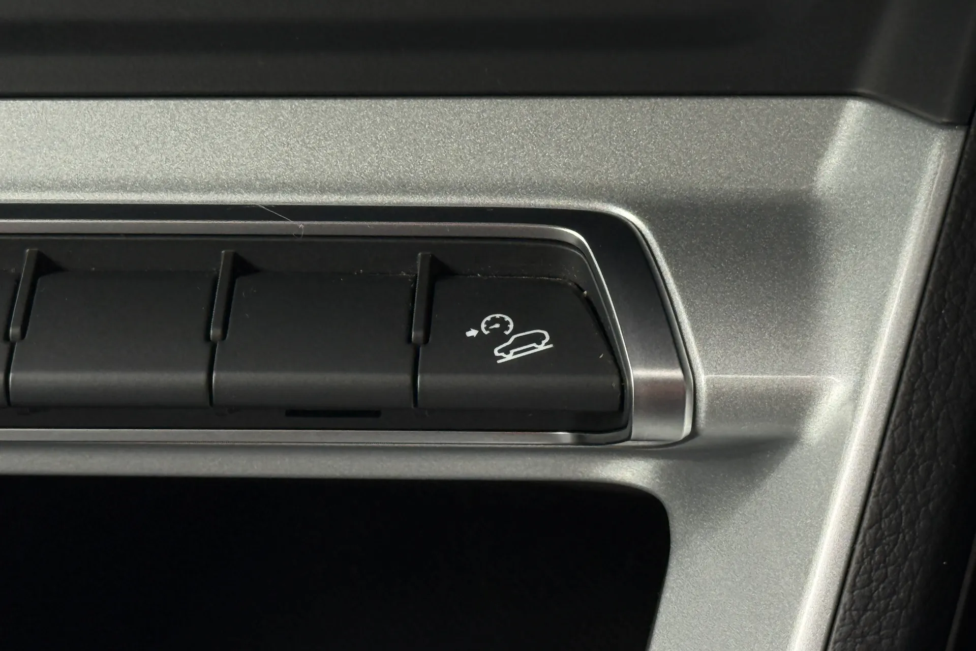 Audi Q3 thumbnail image number 22