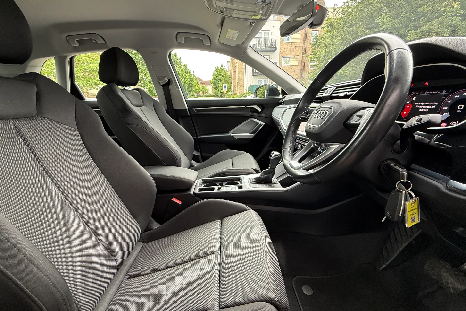 Audi Q3 thumbnail image number 33