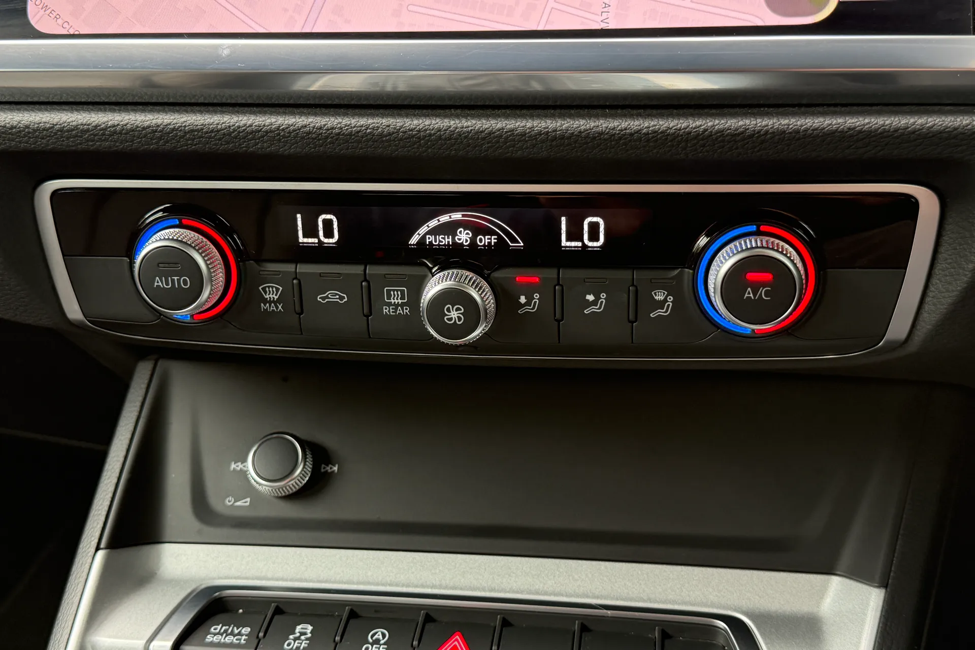 Audi Q3 thumbnail image number 19