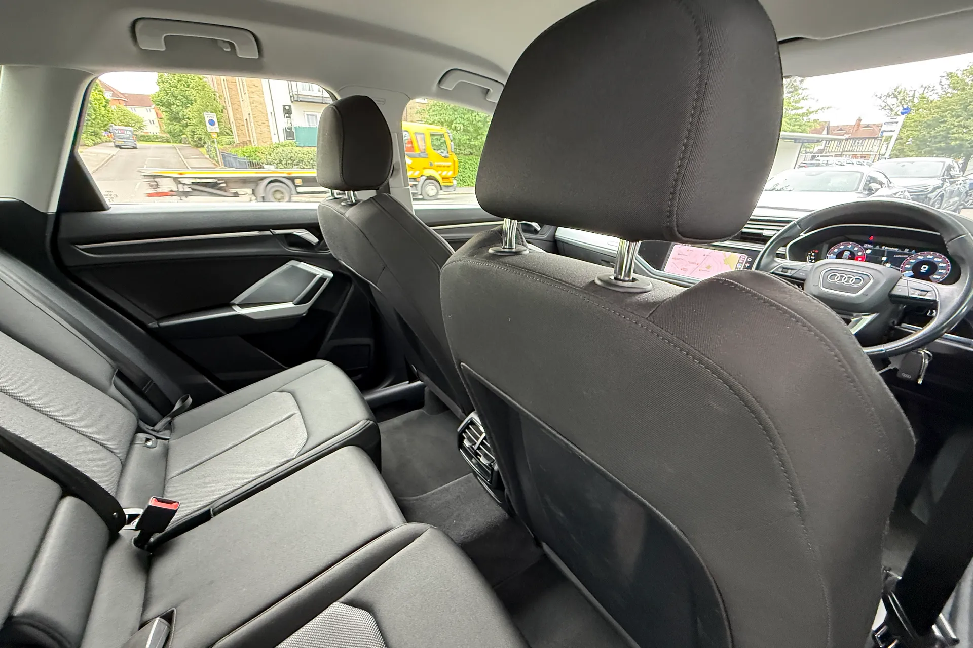 Audi Q3 thumbnail image number 39