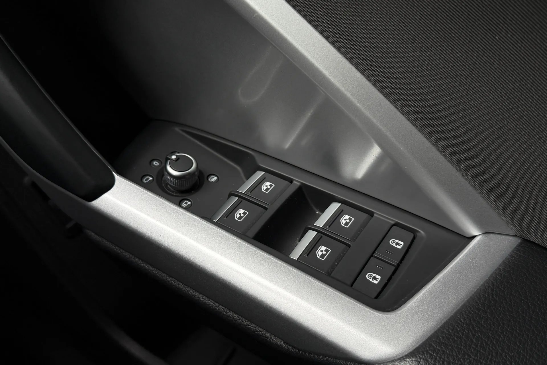 Audi Q3 thumbnail image number 32