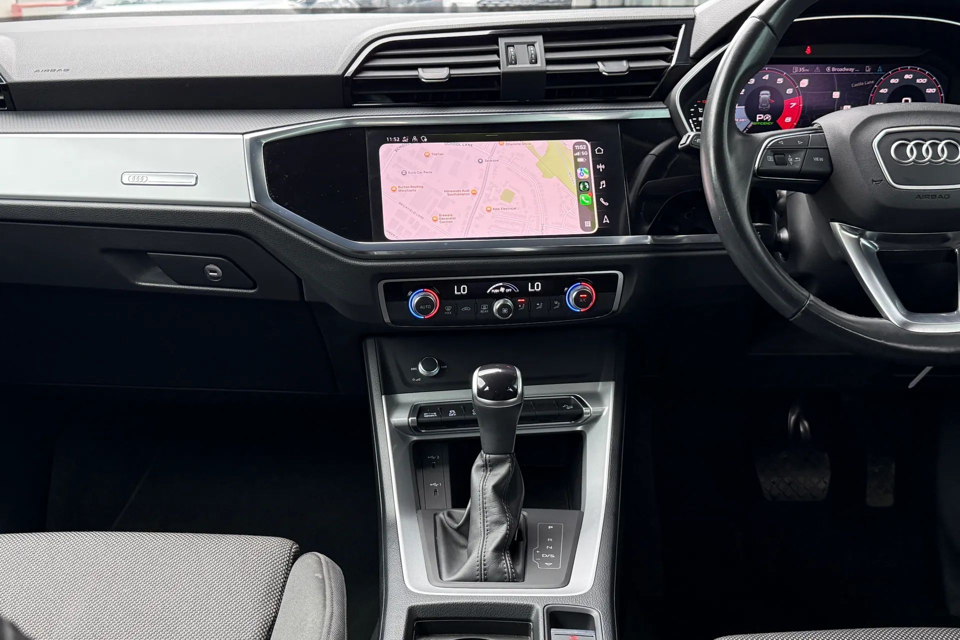 Audi Q3 thumbnail image number 42