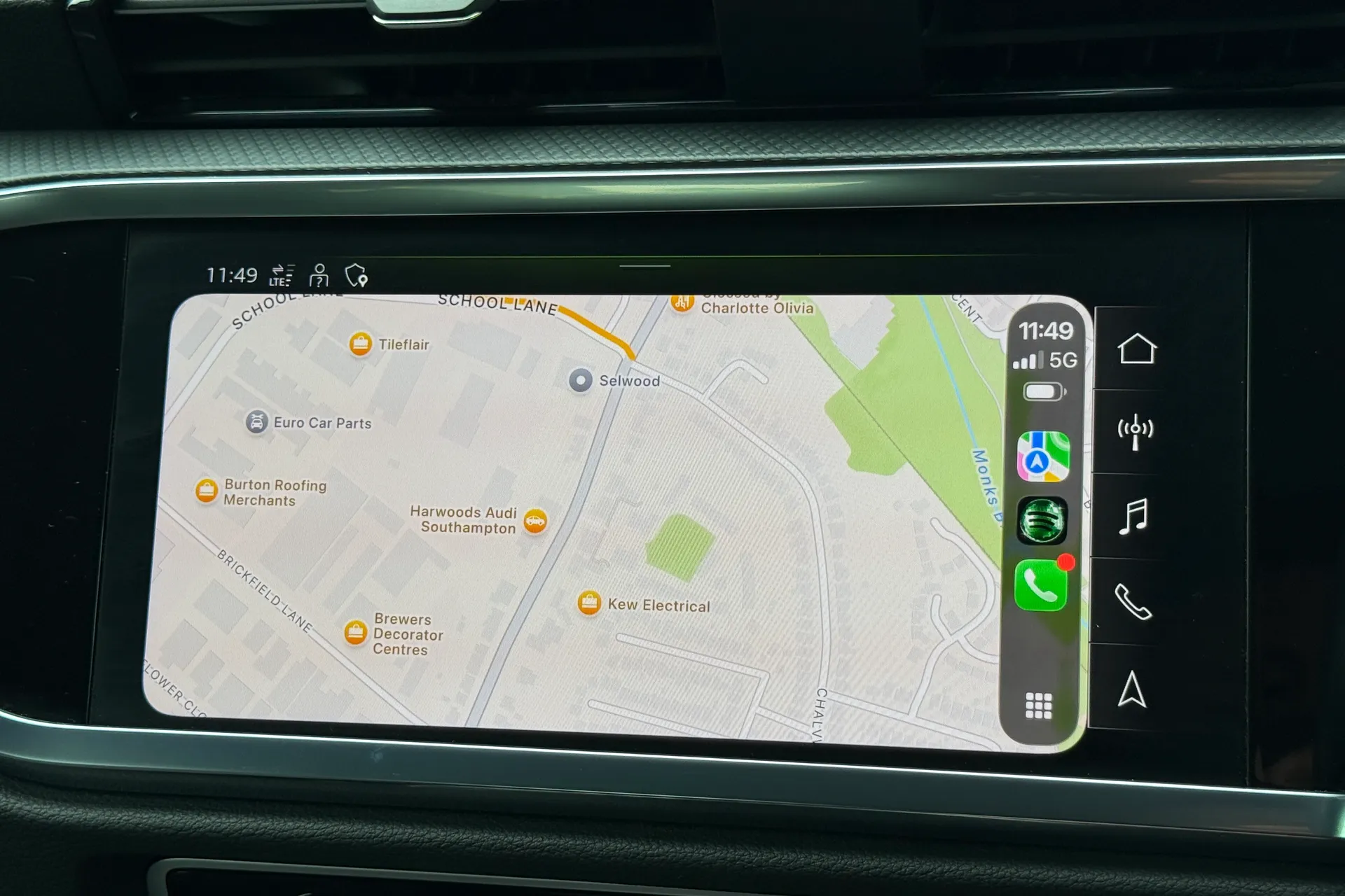 Audi Q3 thumbnail image number 6