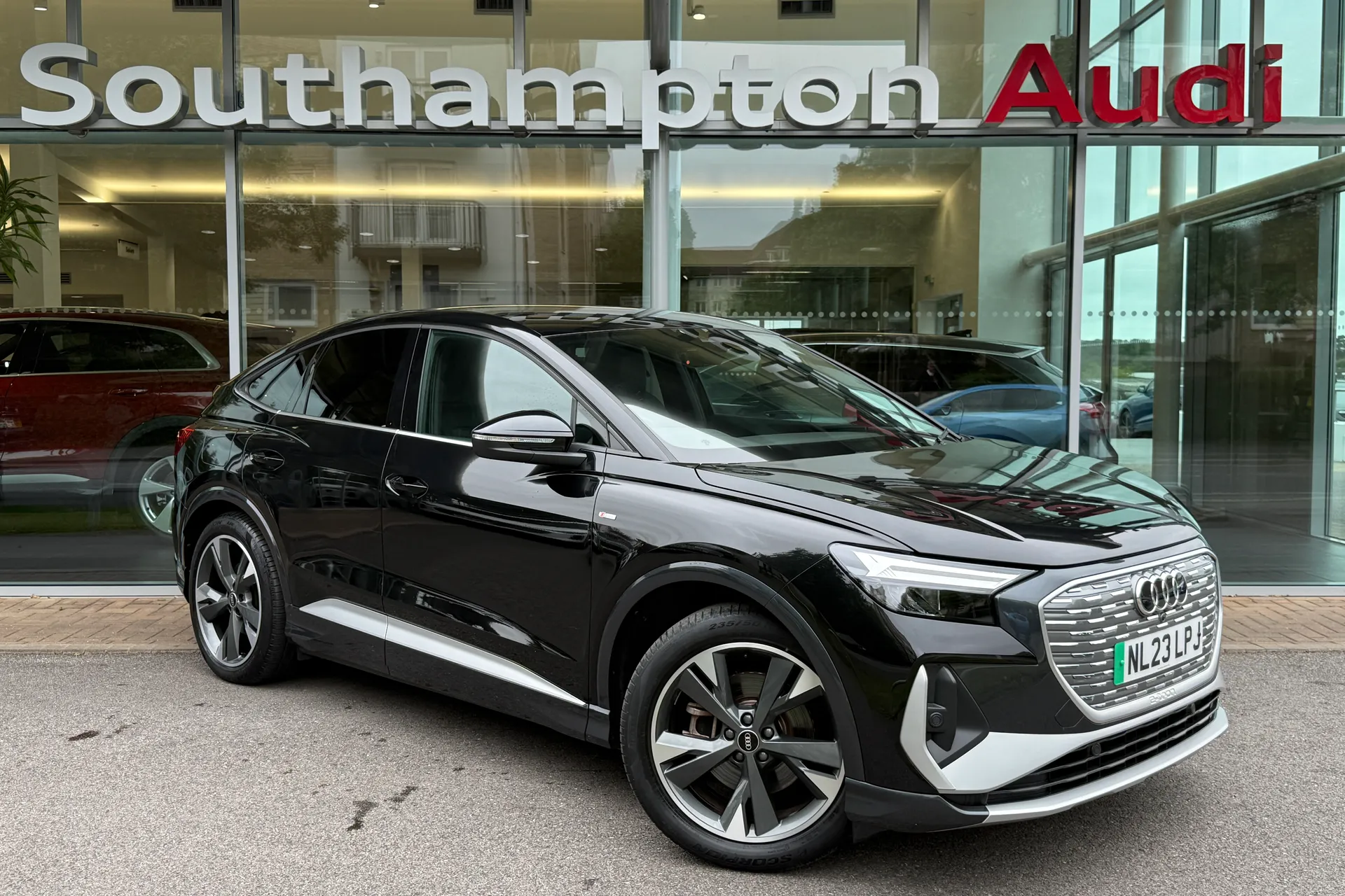 Audi Q4 thumbnail image number 61