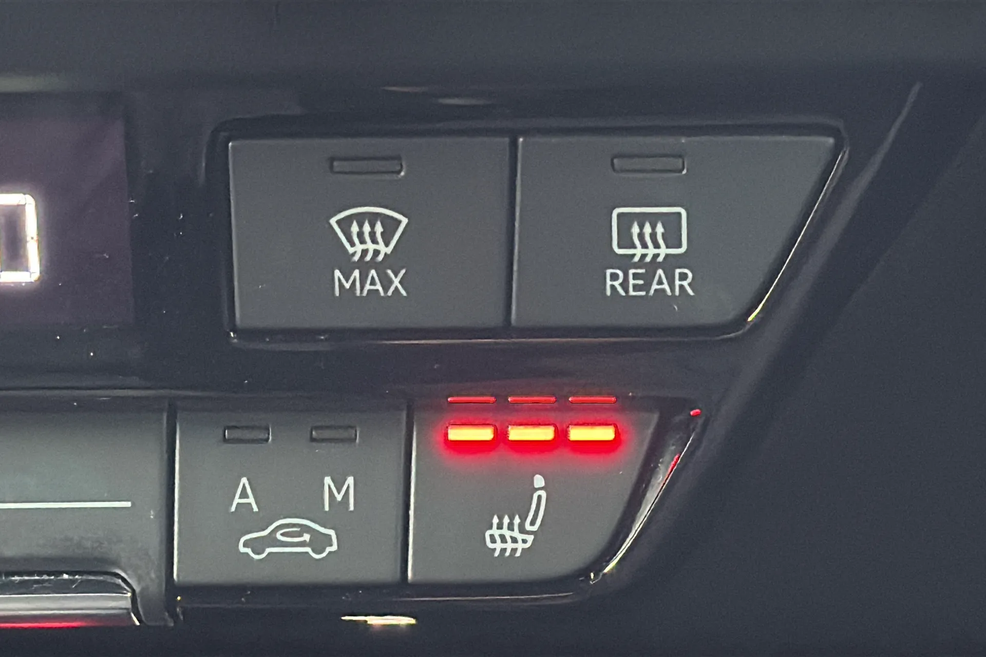 Audi Q4 thumbnail image number 8