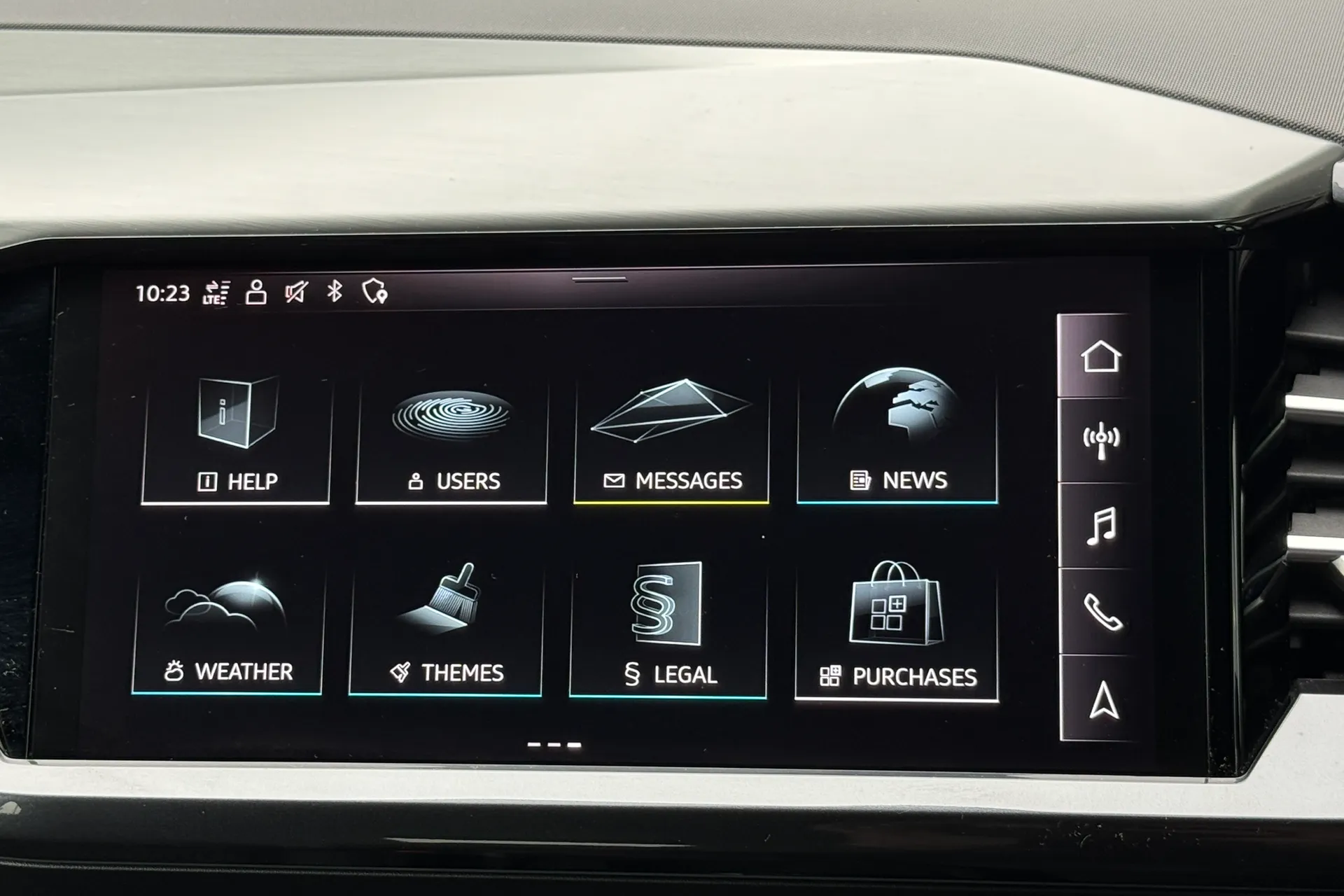 Audi Q4 thumbnail image number 20
