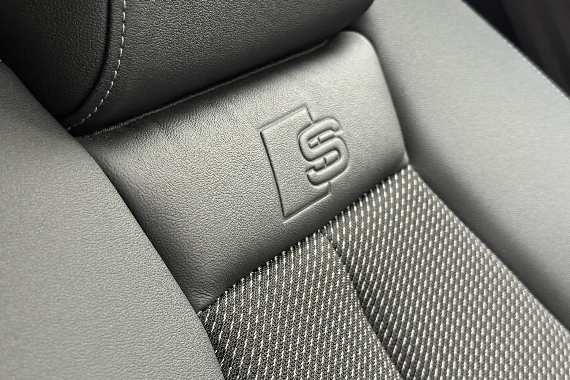 Audi Q4 thumbnail image number 30