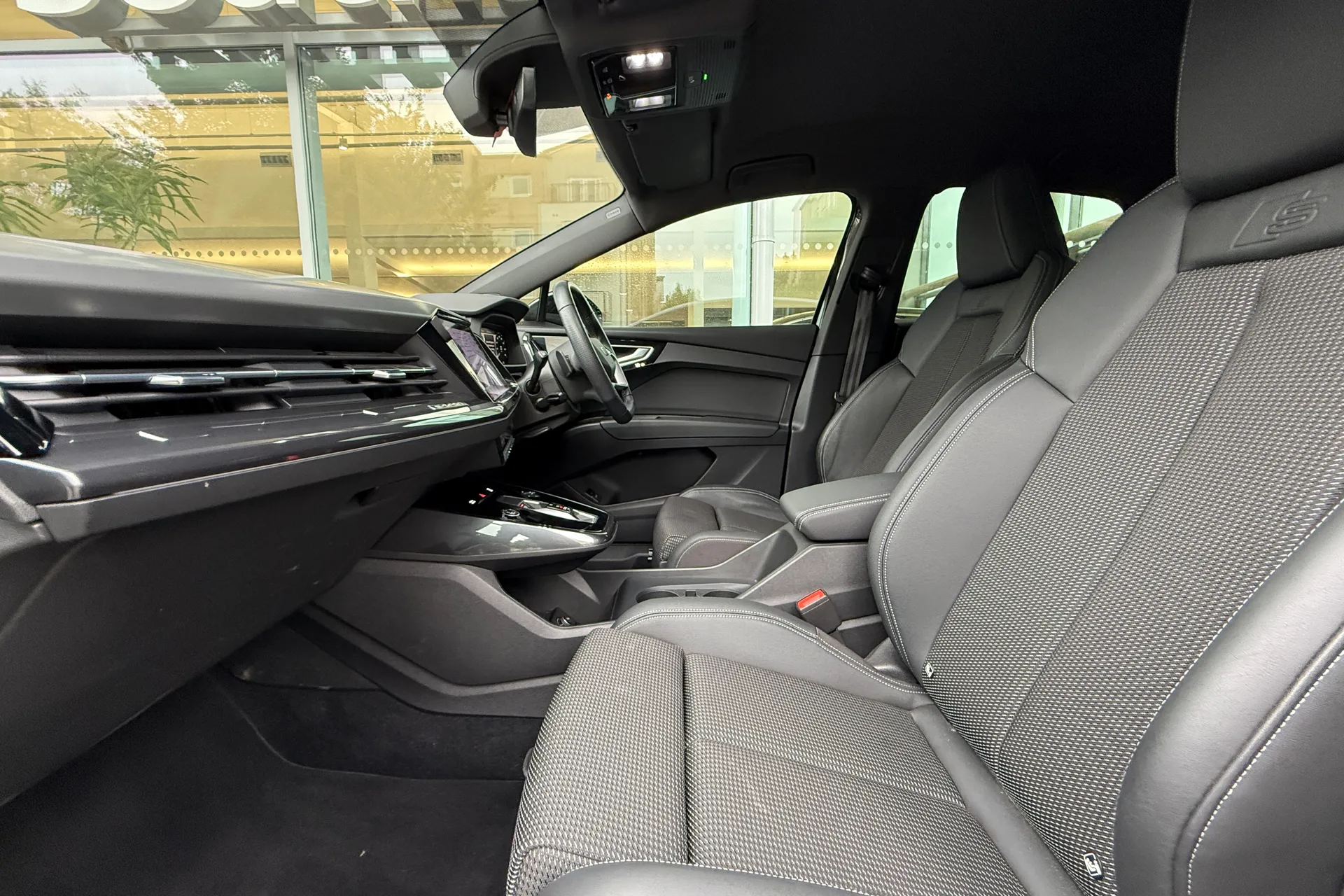 Audi Q4 thumbnail image number 55