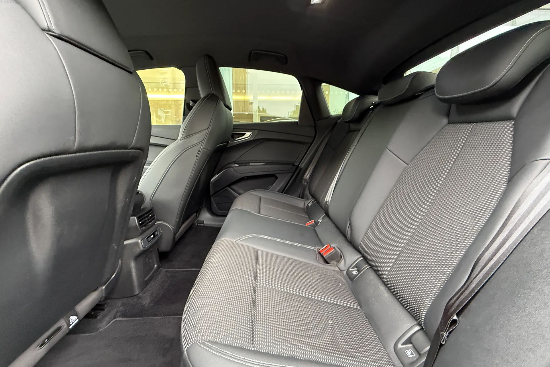 Audi Q4 thumbnail image number 53