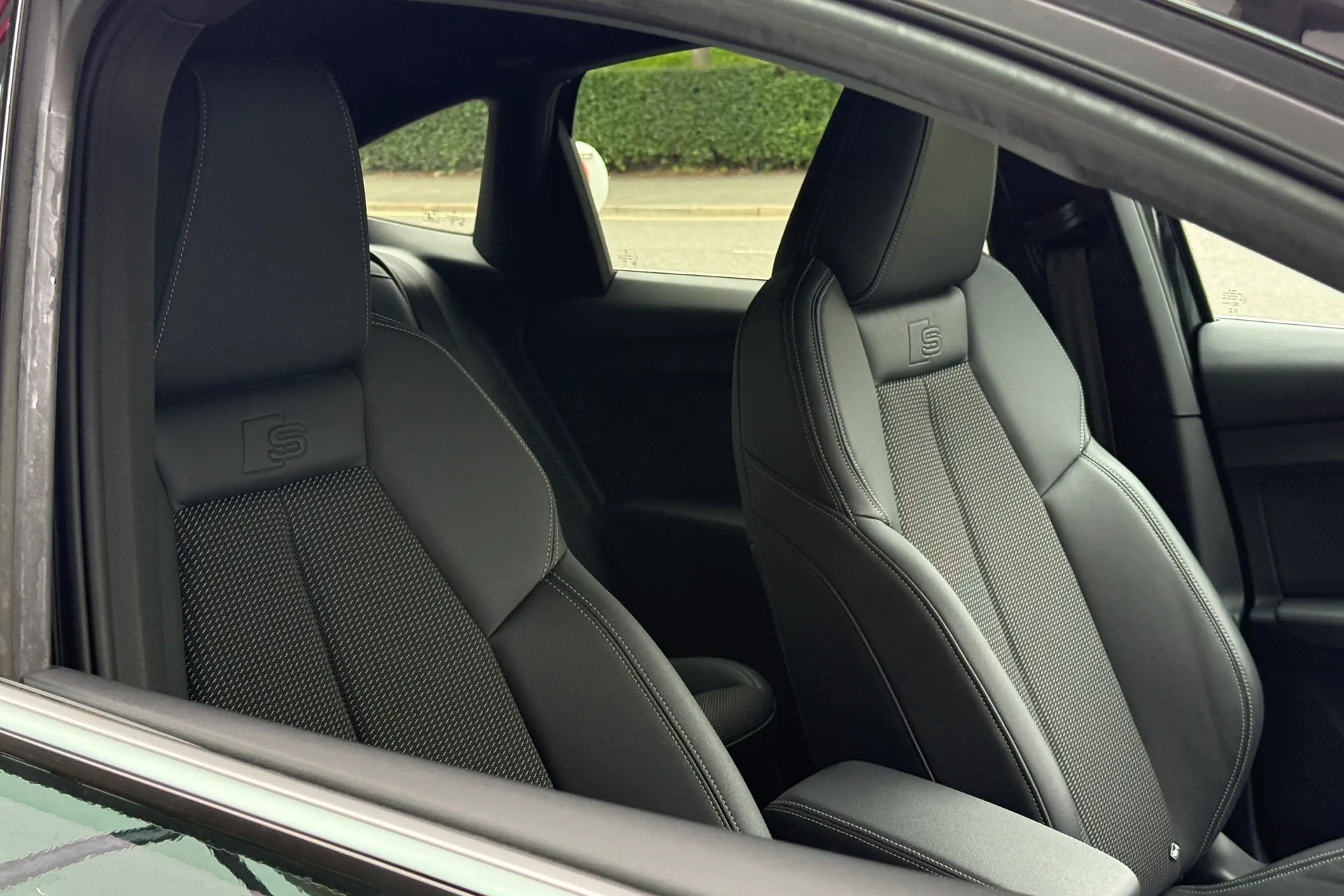 Audi Q4 thumbnail image number 36