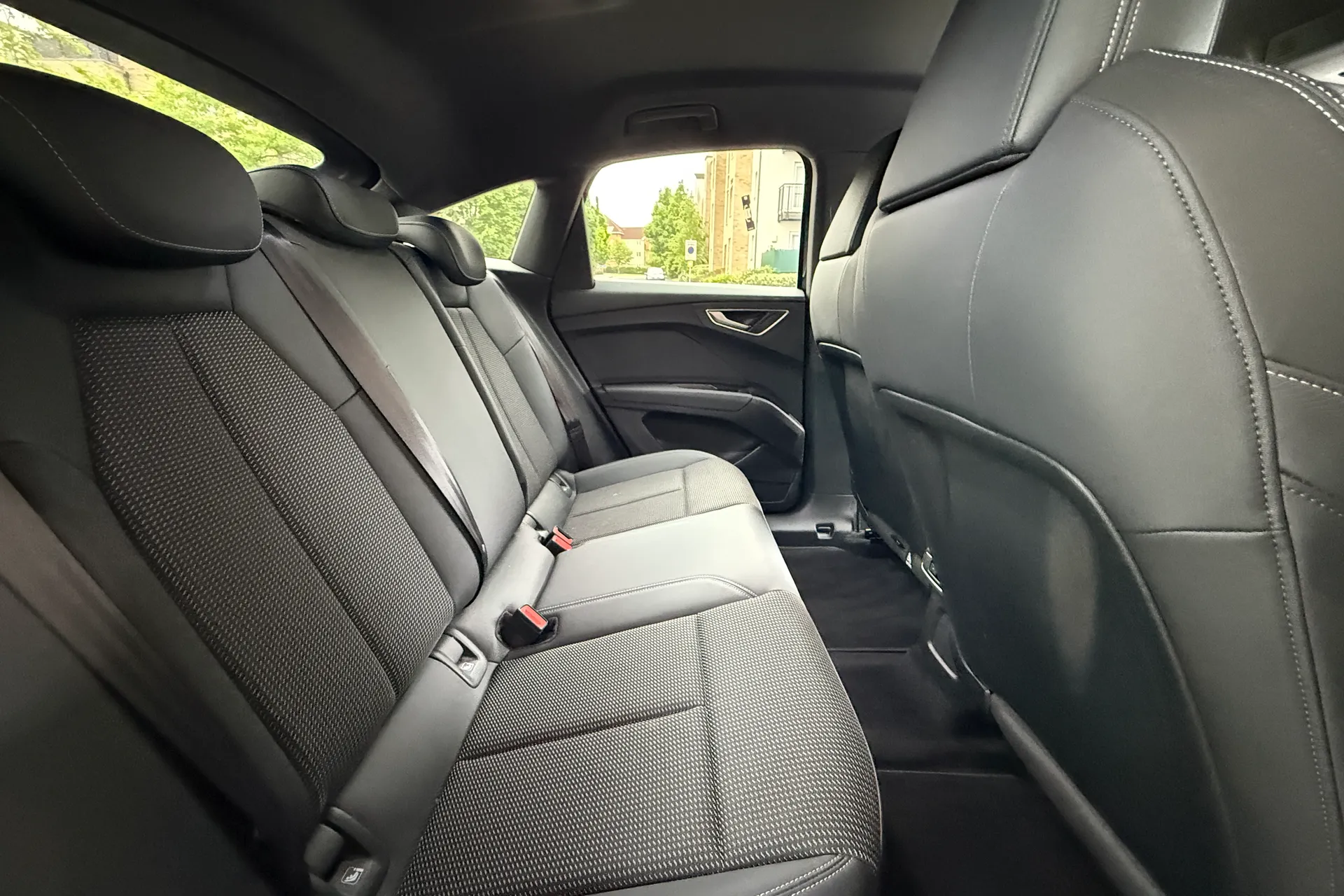 Audi Q4 thumbnail image number 40