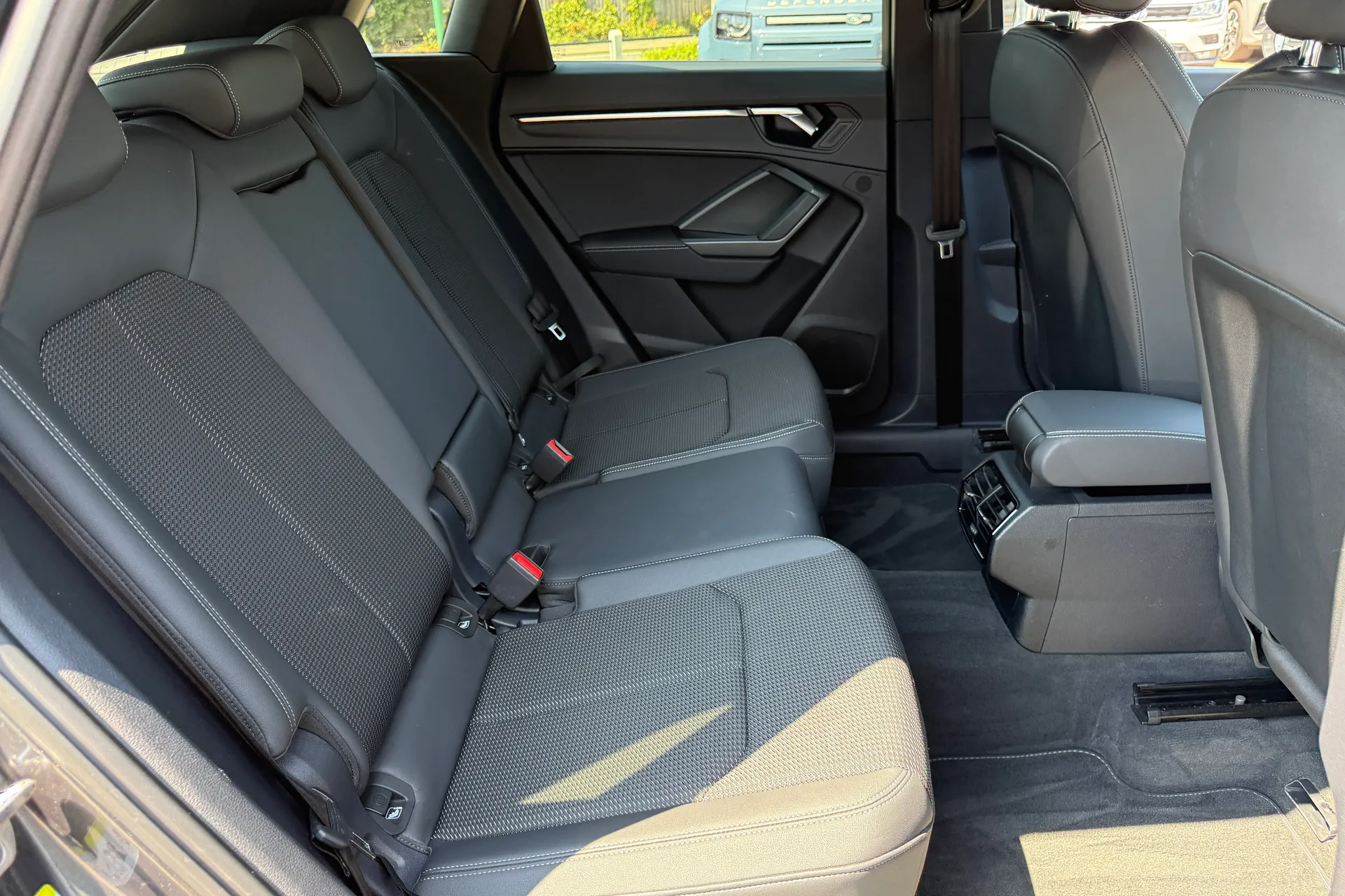 Audi Q3 thumbnail image number 46