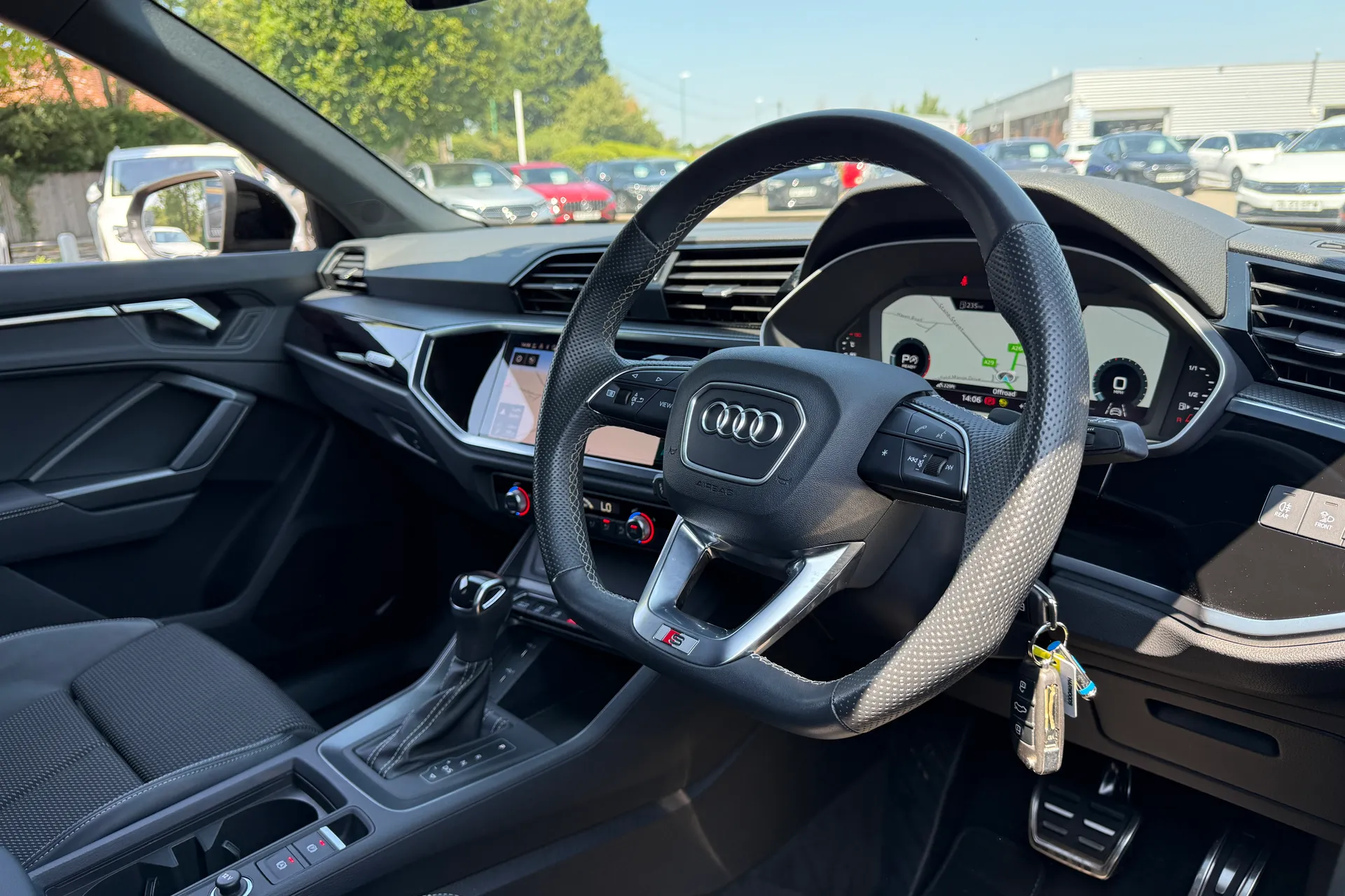 Audi Q3 thumbnail image number 29