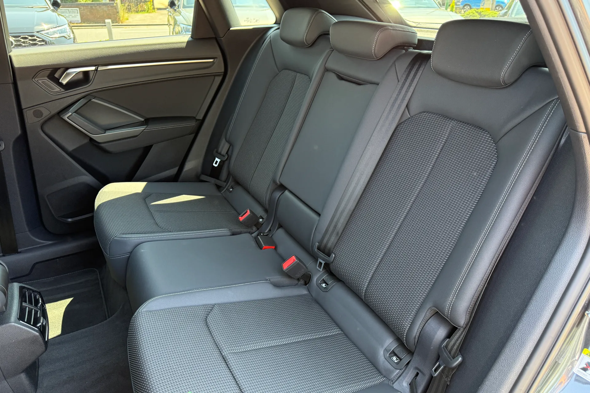Audi Q3 thumbnail image number 44