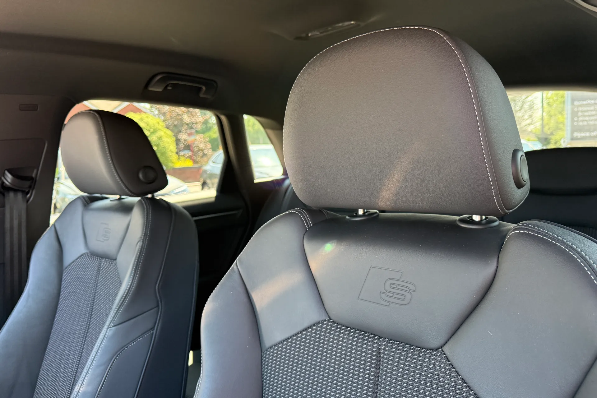 Audi Q3 thumbnail image number 32