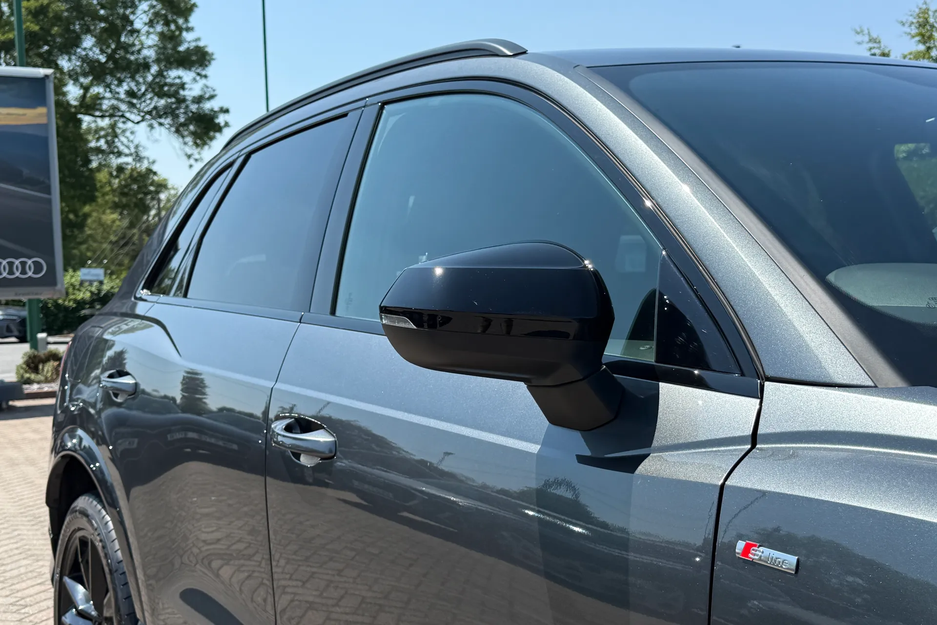Audi Q3 thumbnail image number 50
