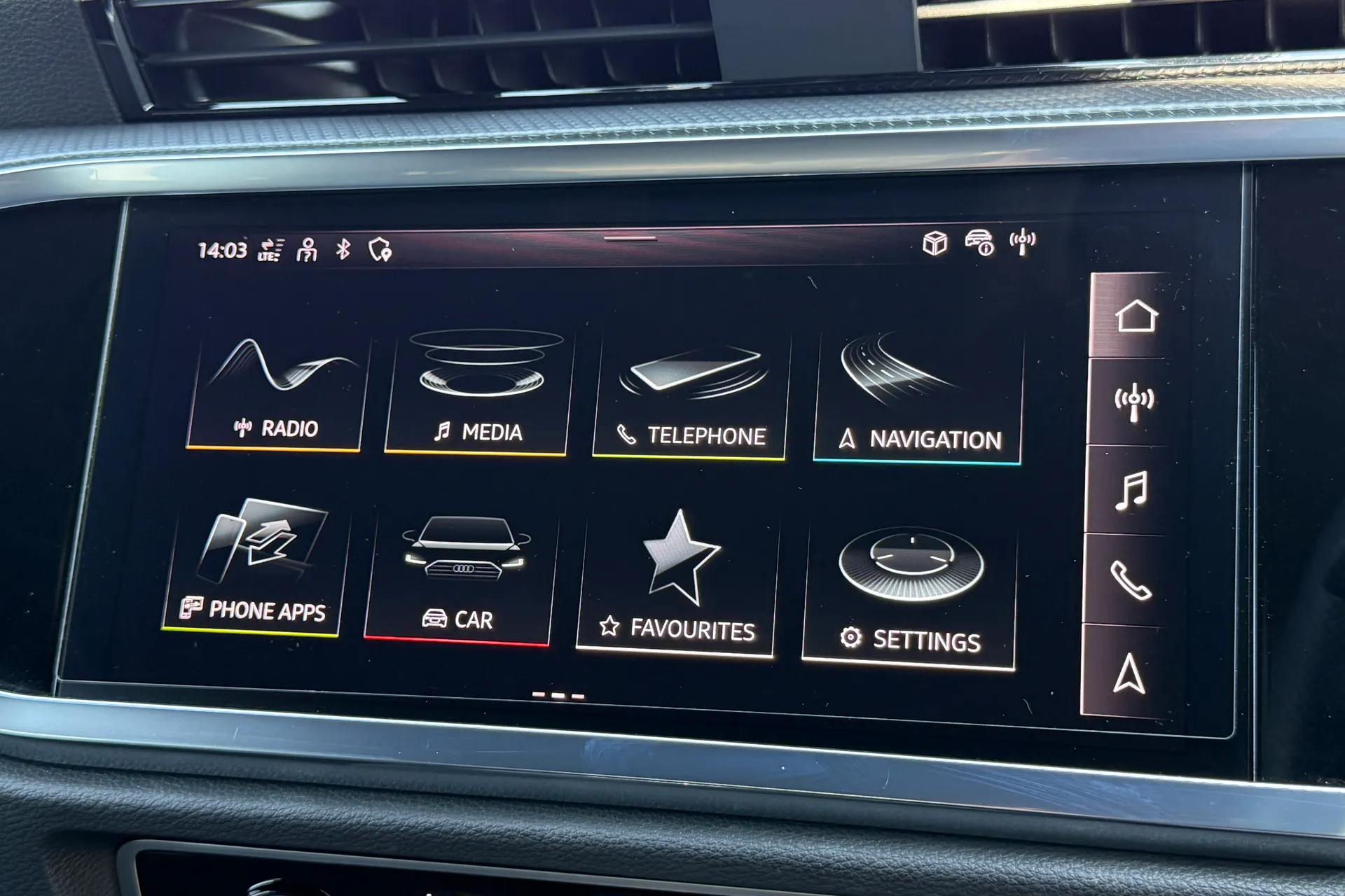 Audi Q3 thumbnail image number 15