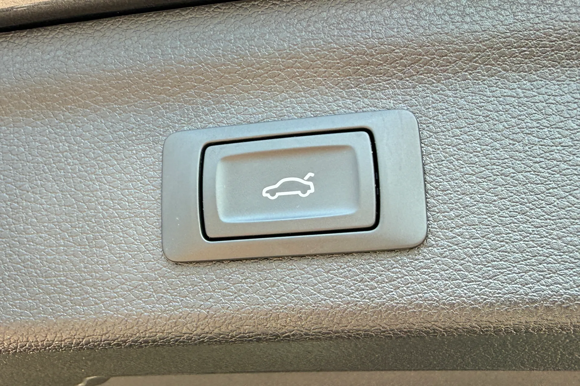 Audi Q3 thumbnail image number 38