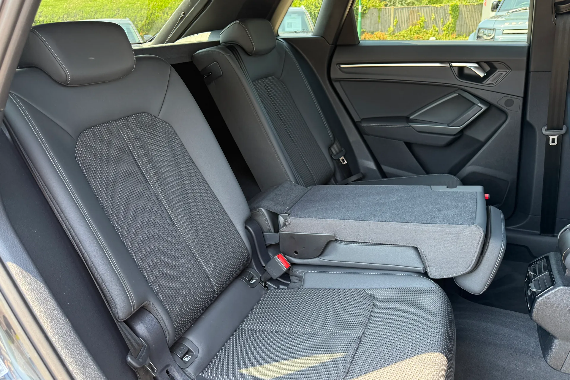 Audi Q3 thumbnail image number 48