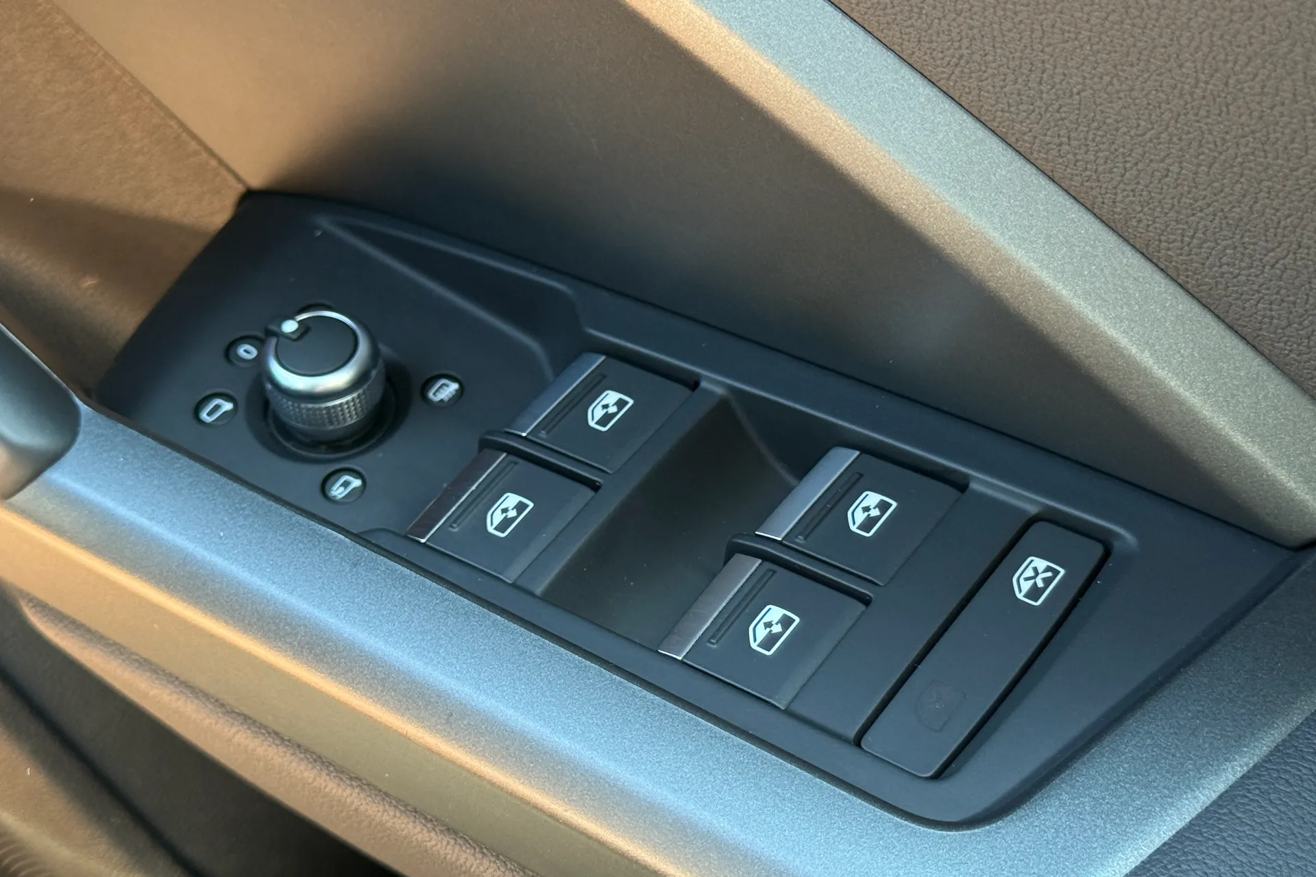 Audi Q3 thumbnail image number 20