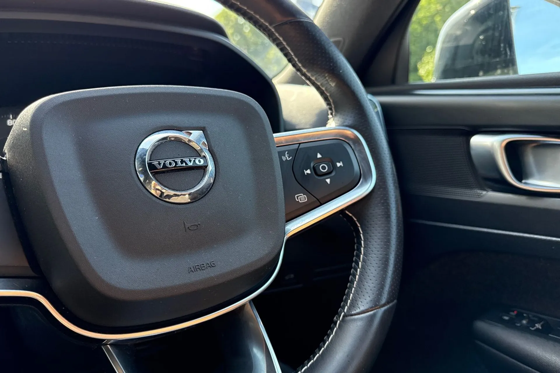 Volvo XC40 thumbnail image number 37