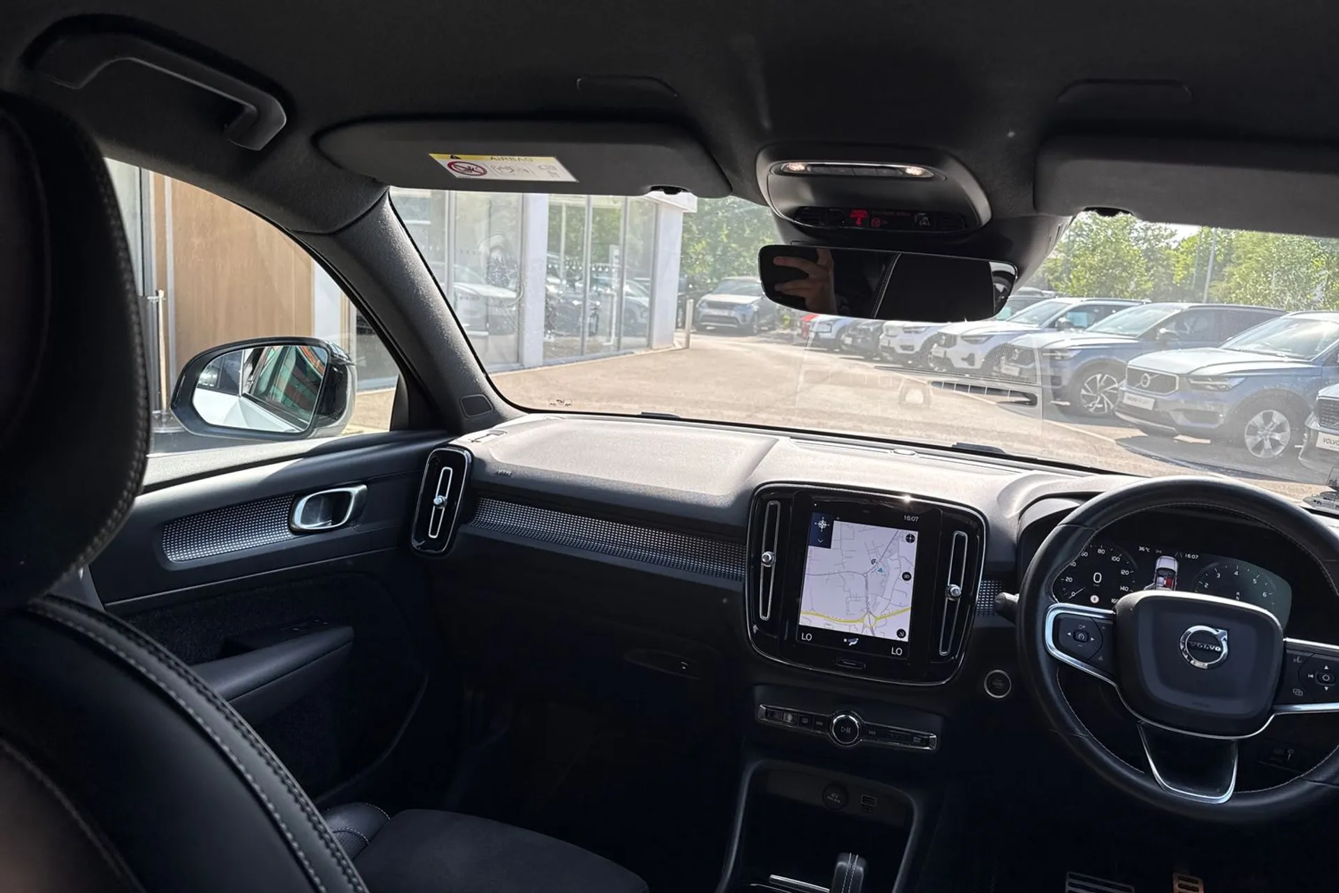 Volvo XC40 thumbnail image number 32