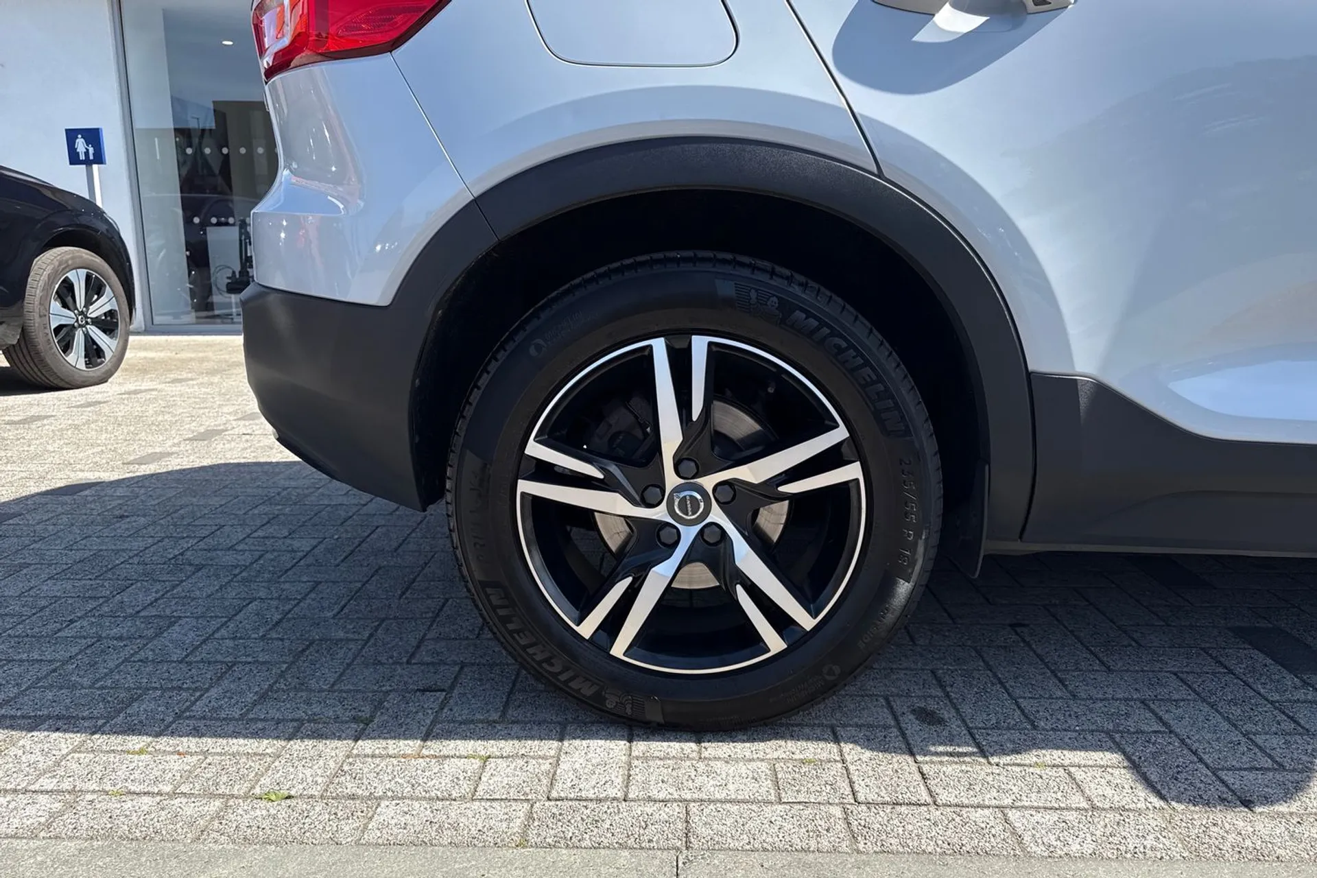 Volvo XC40 thumbnail image number 14