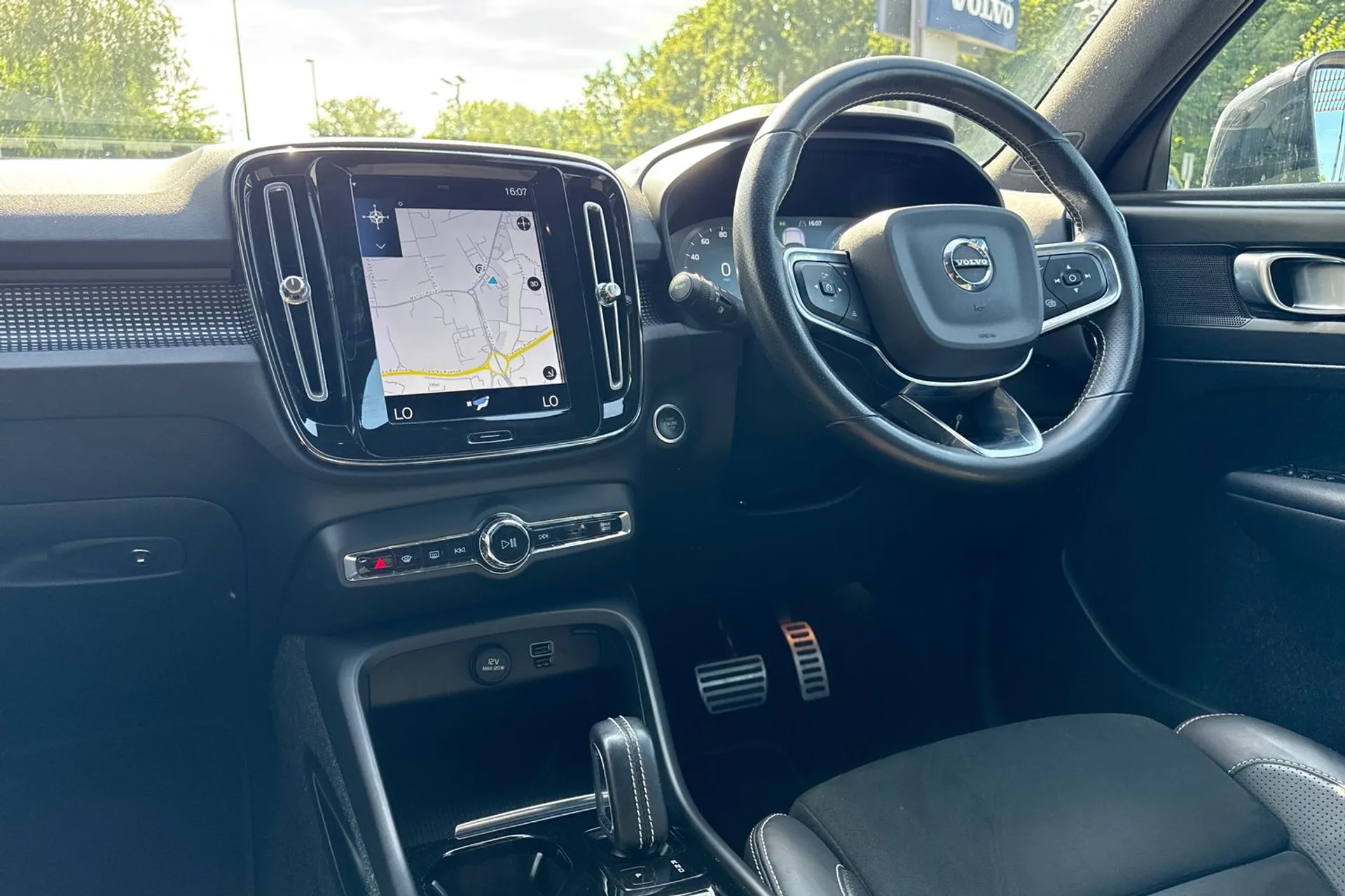 Volvo XC40 thumbnail image number 35
