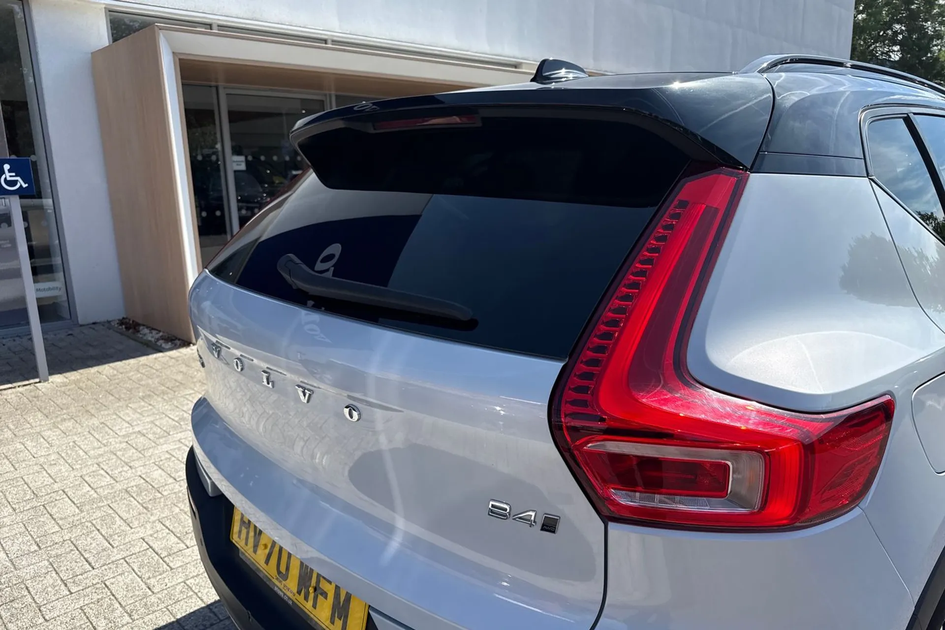 Volvo XC40 thumbnail image number 16