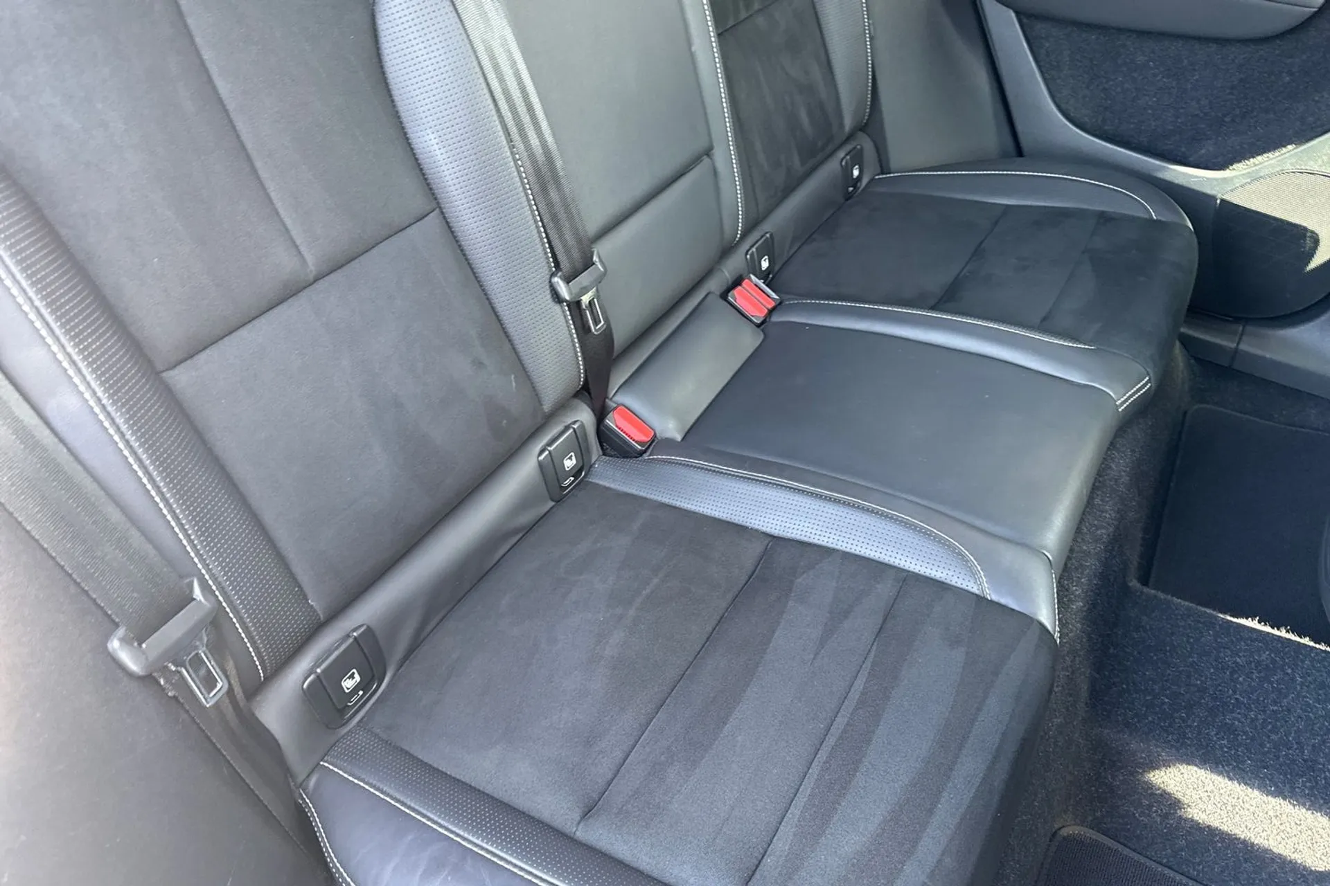 Volvo XC40 thumbnail image number 25