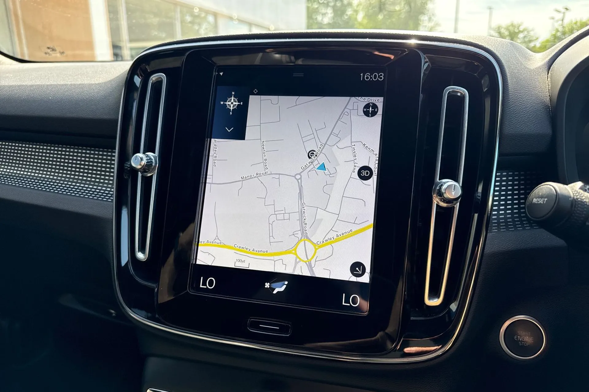 Volvo XC40 thumbnail image number 5