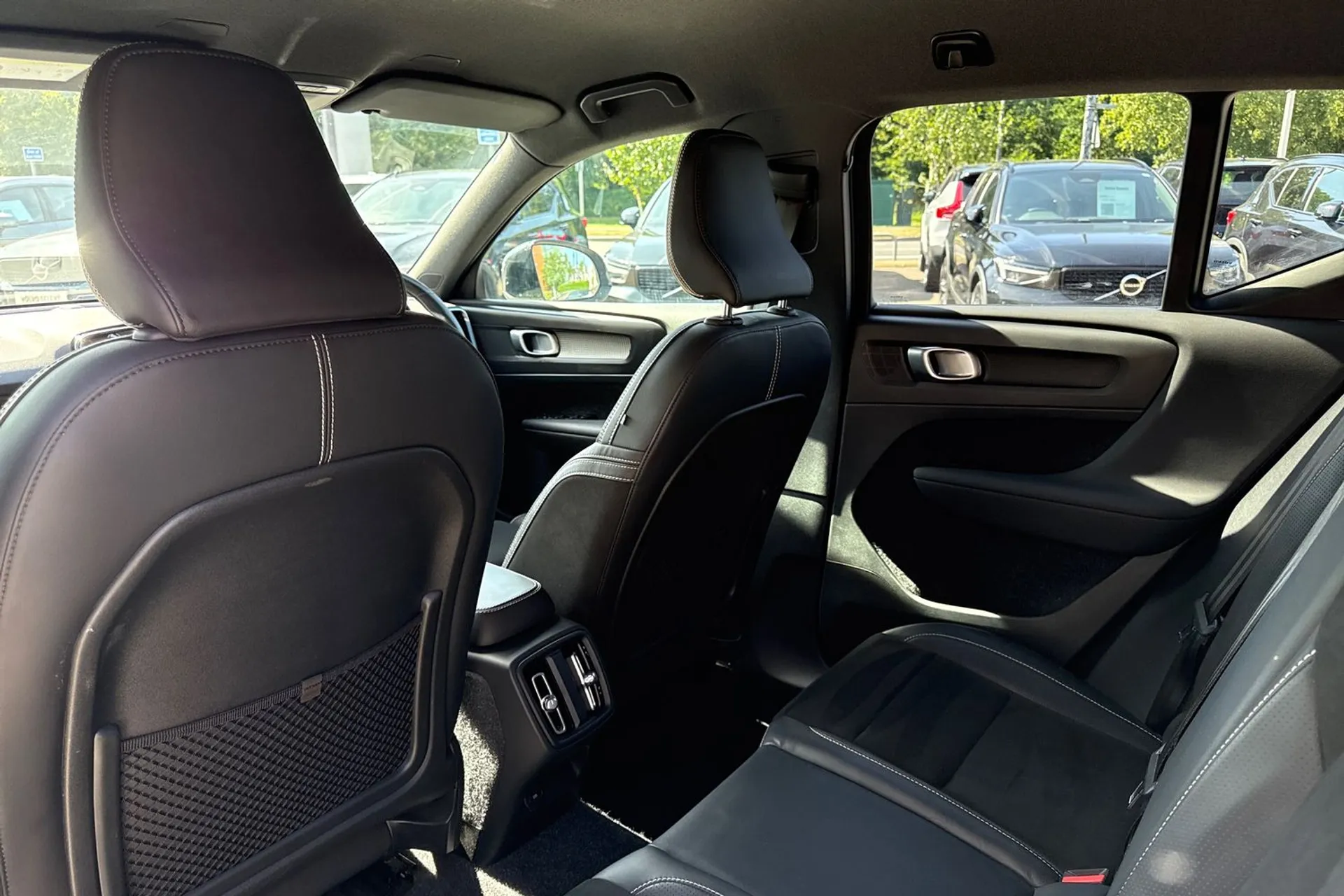 Volvo XC40 thumbnail image number 31