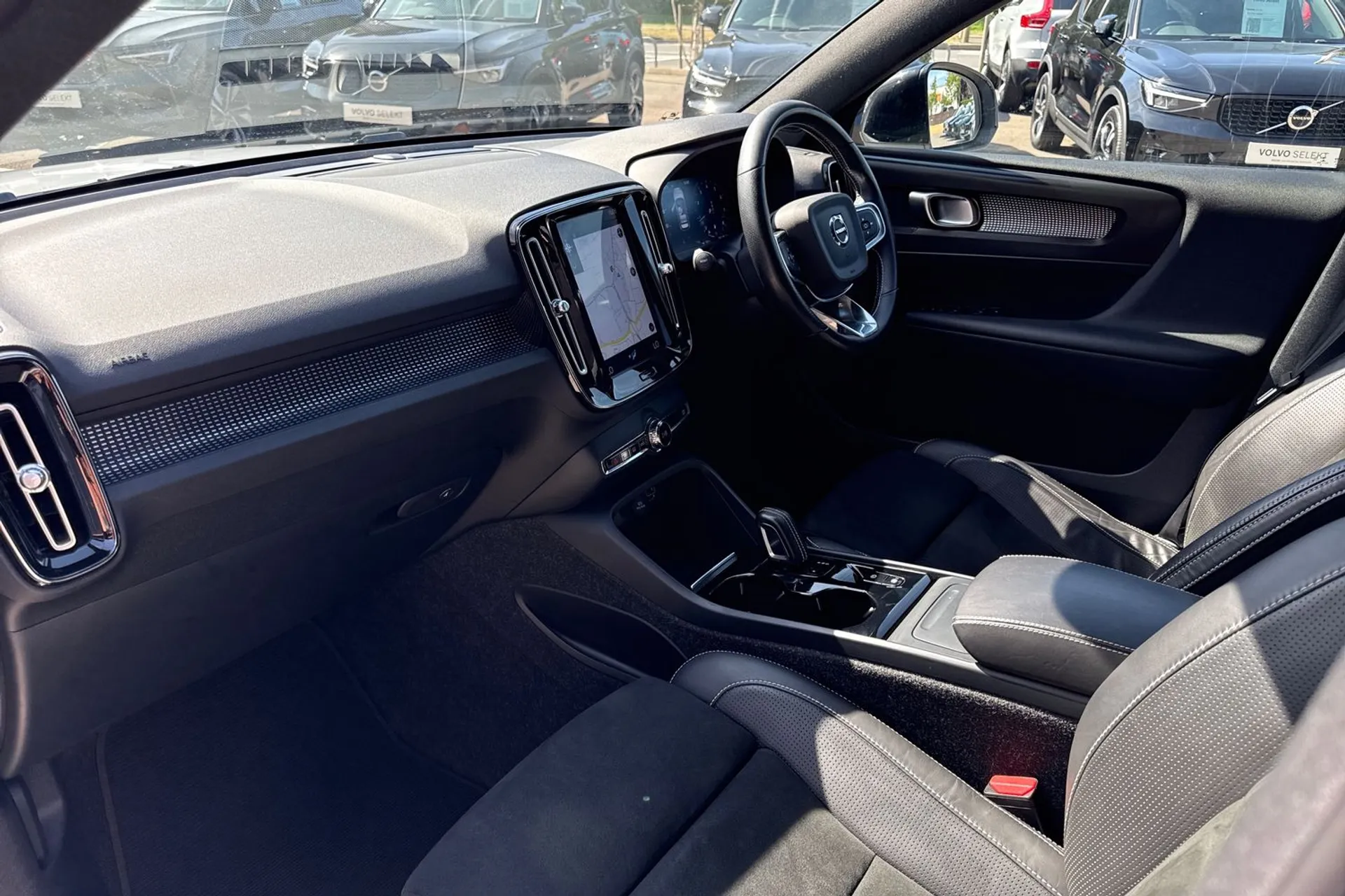 Volvo XC40 thumbnail image number 27