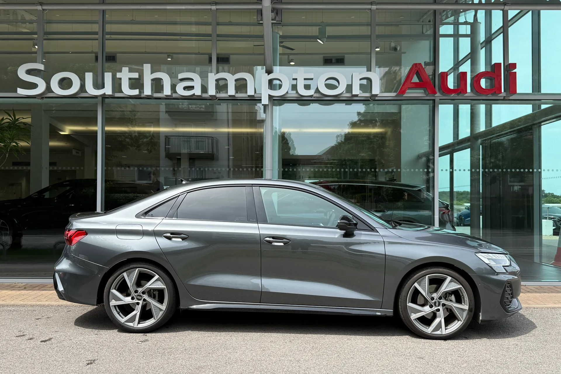 Audi A3 thumbnail image number 2